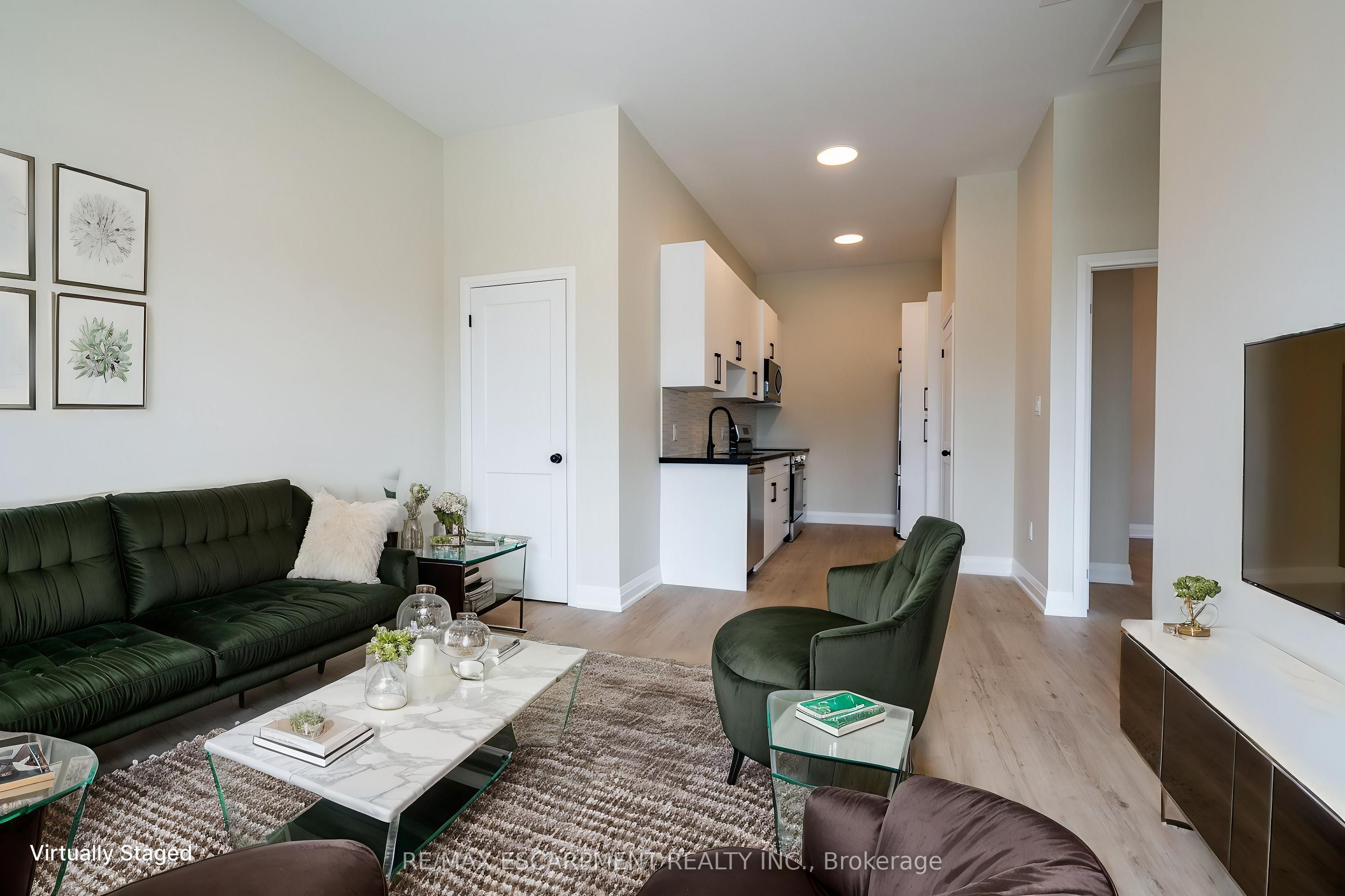 728 Eleventh Avenue B Property Photo 3
