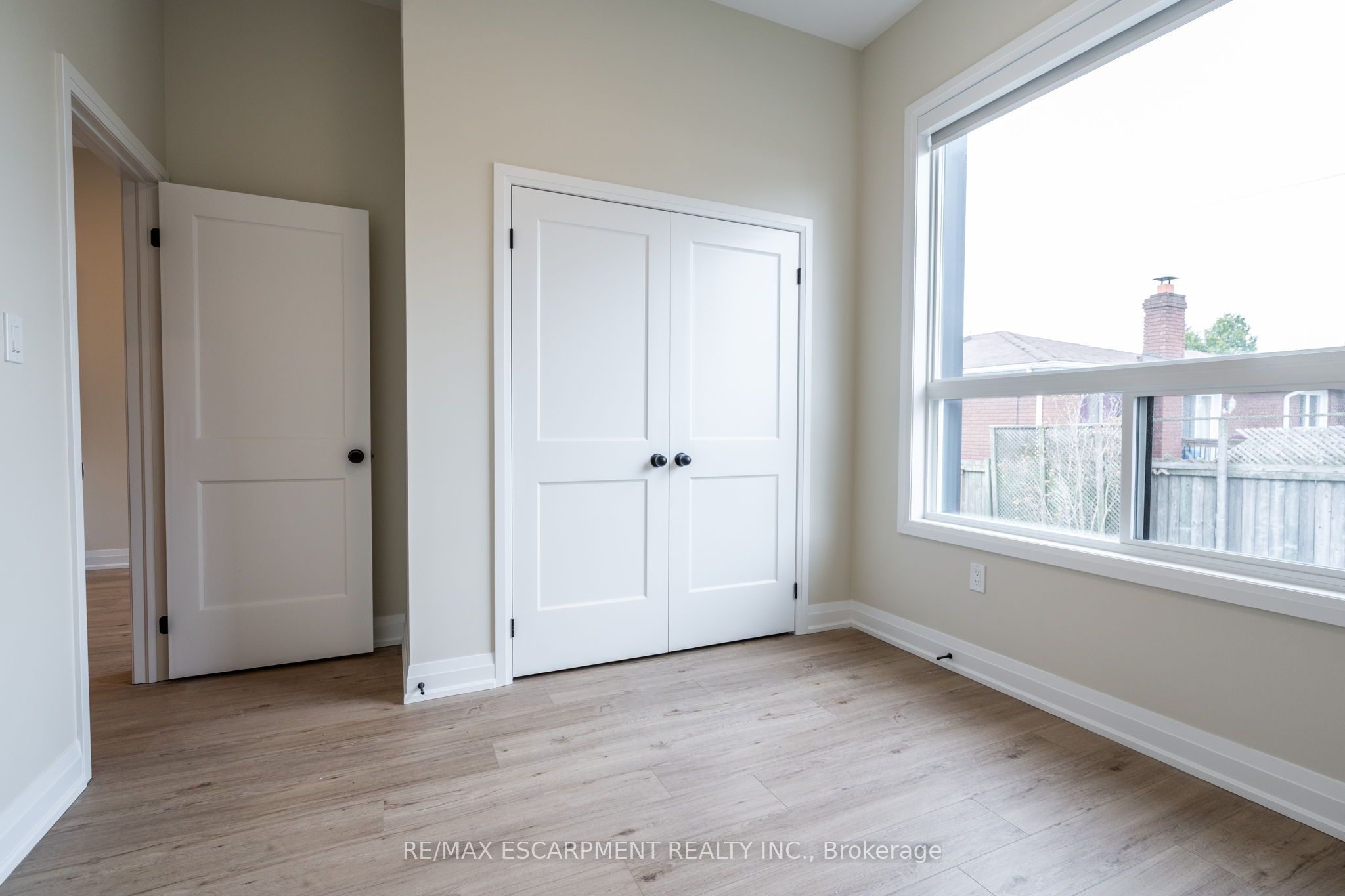 728 Eleventh Avenue B Property Photo 8