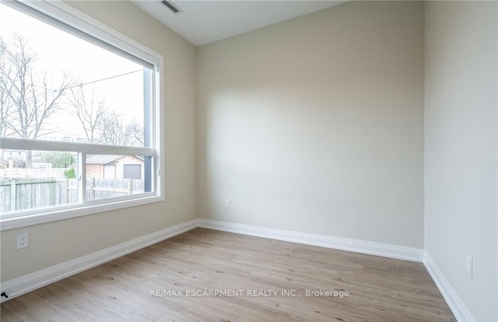 728 Eleventh Avenue B Property Photo 12