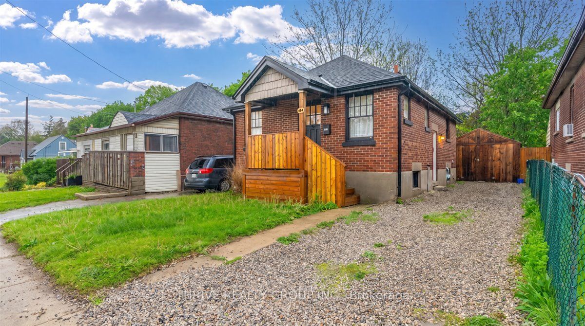 494 Highbury Avenue N Property Photo 2
