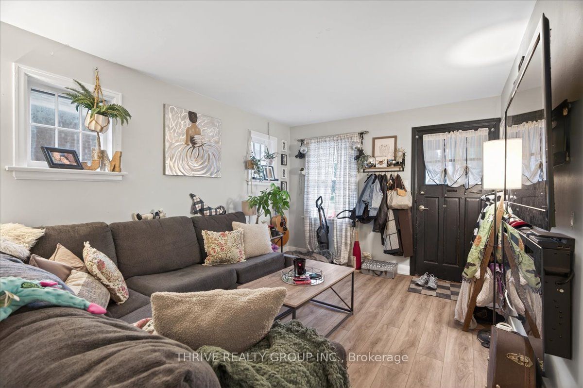 494 Highbury Avenue N Property Photo 5