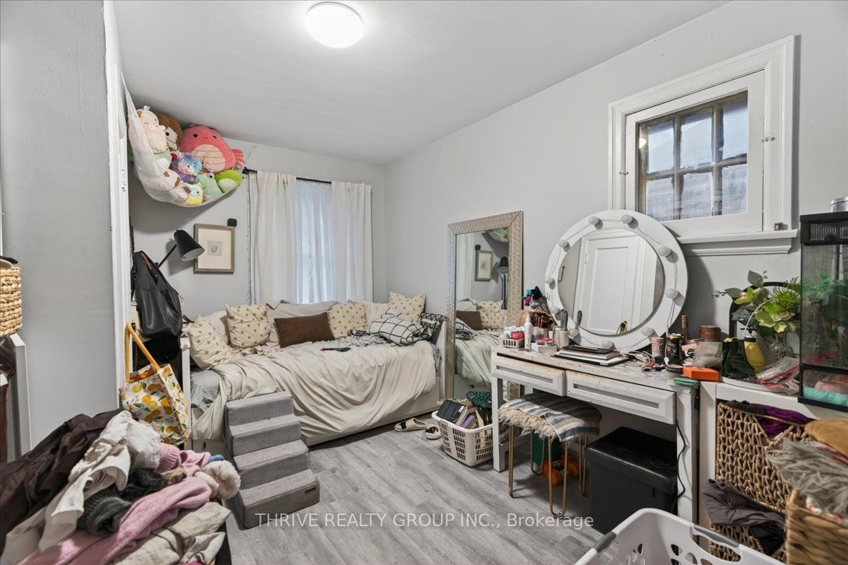 494 Highbury Avenue N Property Photo 8
