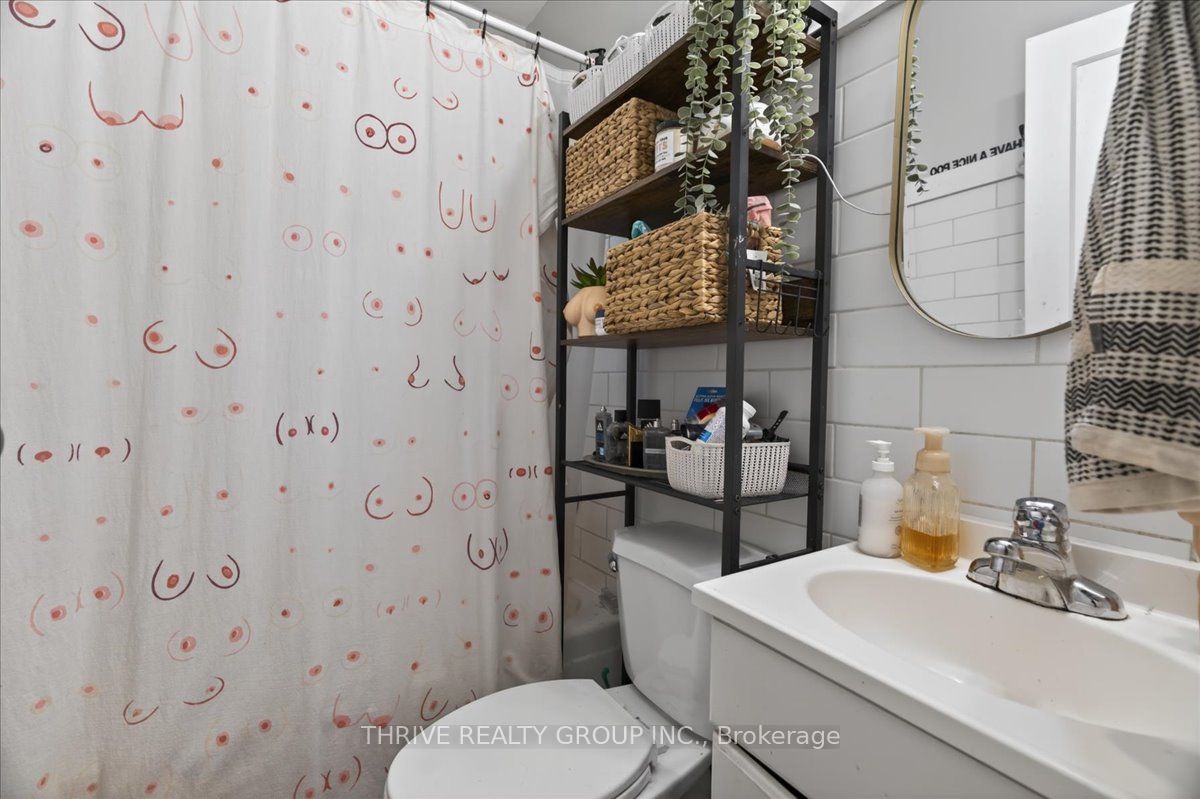 494 Highbury Avenue N Property Photo 10