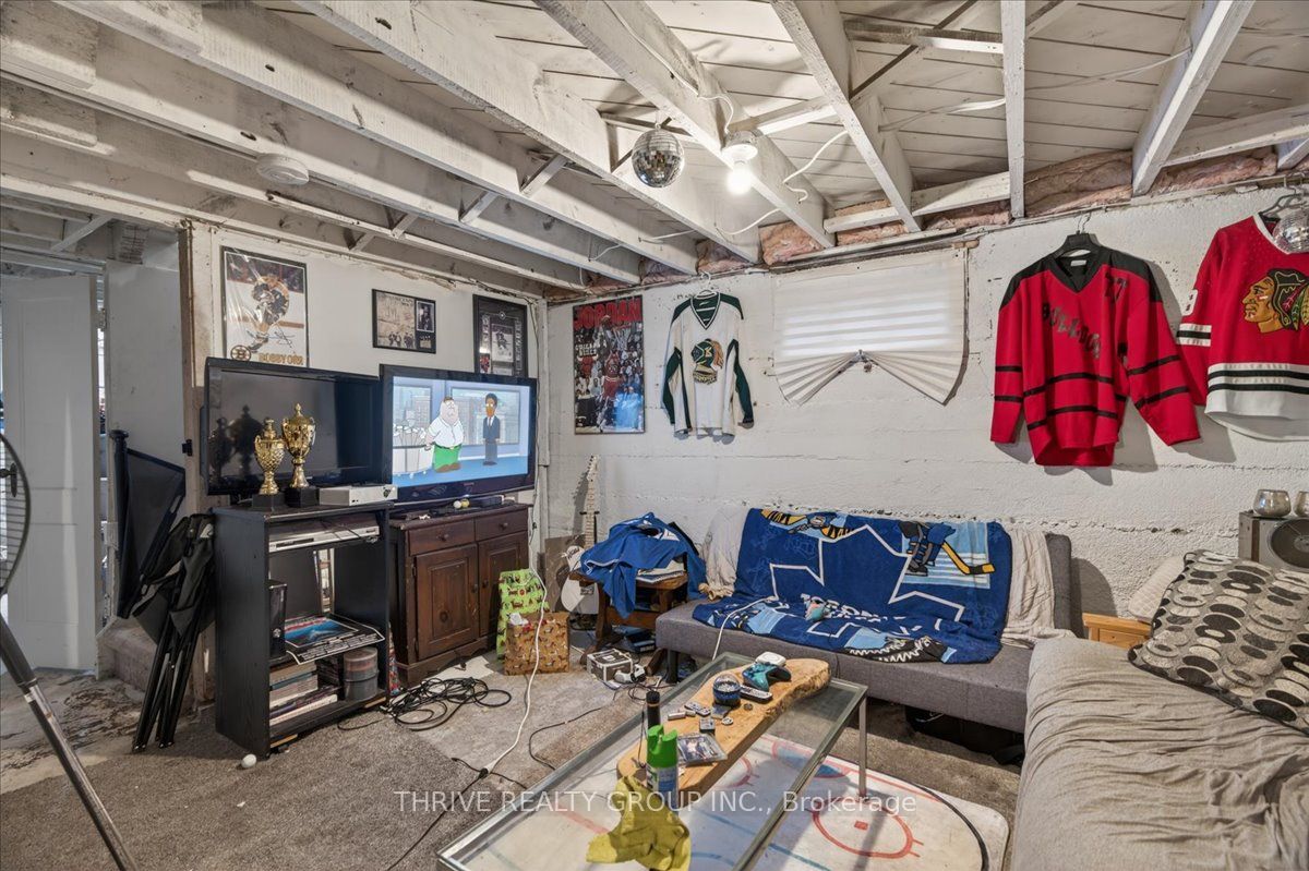 494 Highbury Avenue N Property Photo 13