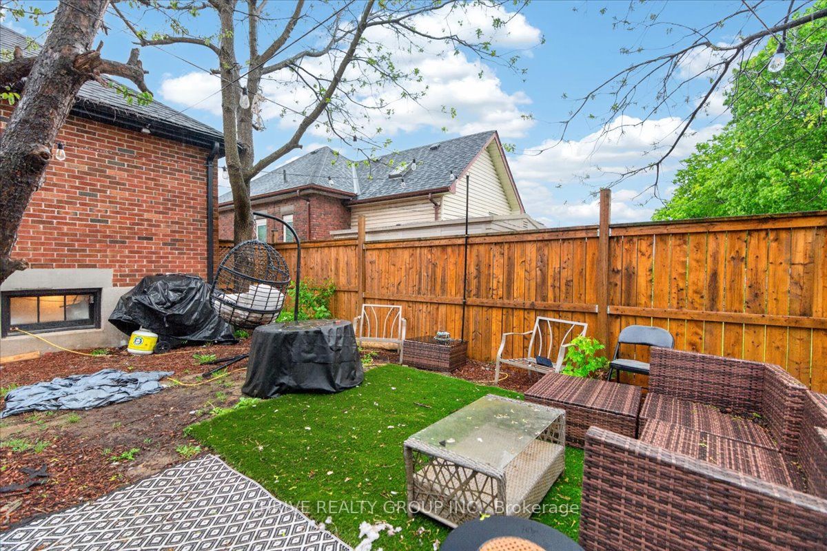 494 Highbury Avenue N Property Photo 17