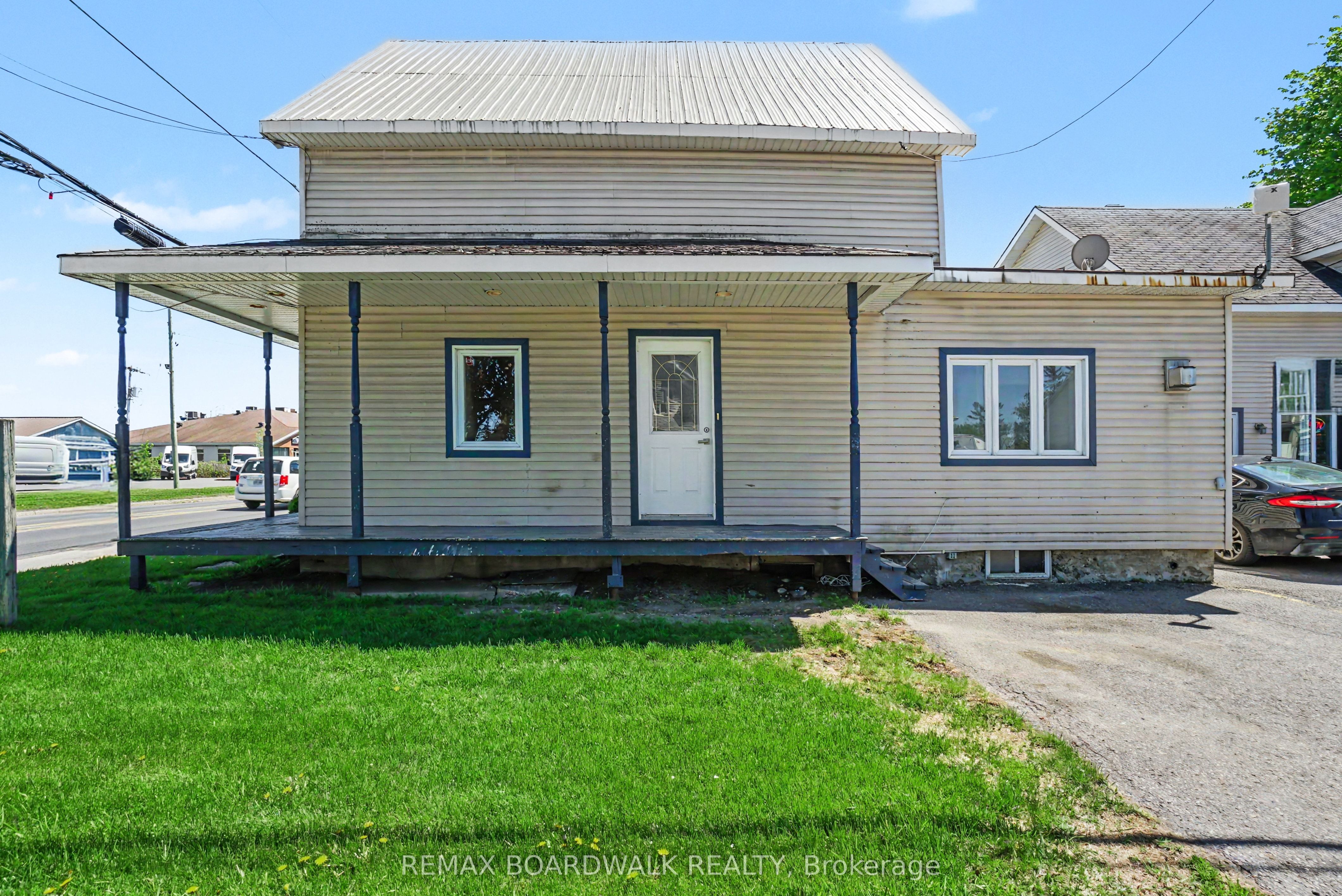 683 Principale Street Property Photo 5