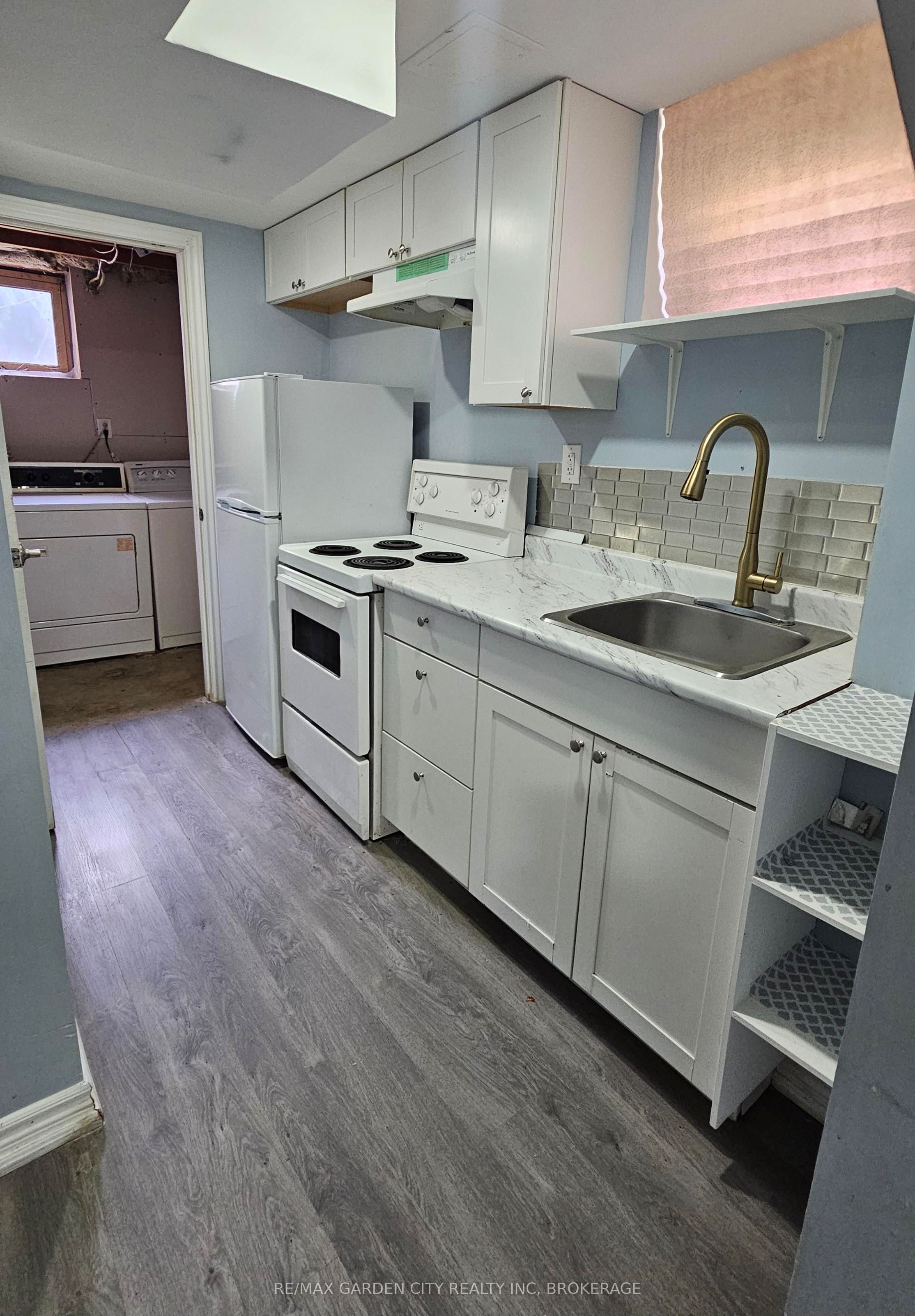 48 Manning Avenue Property Photo 9