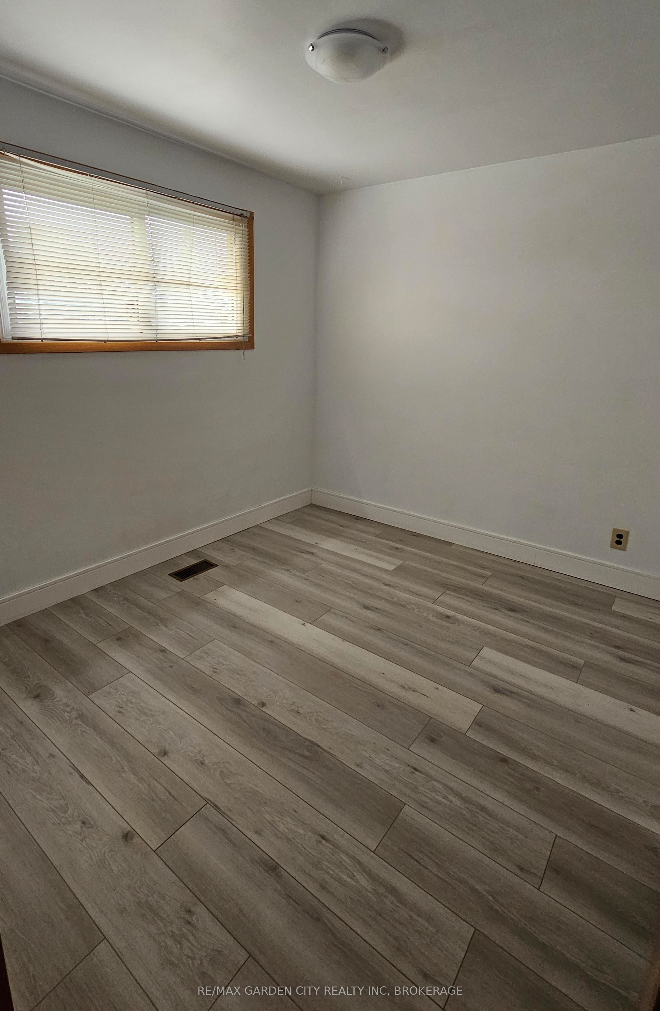 48 Manning Avenue Property Photo 11