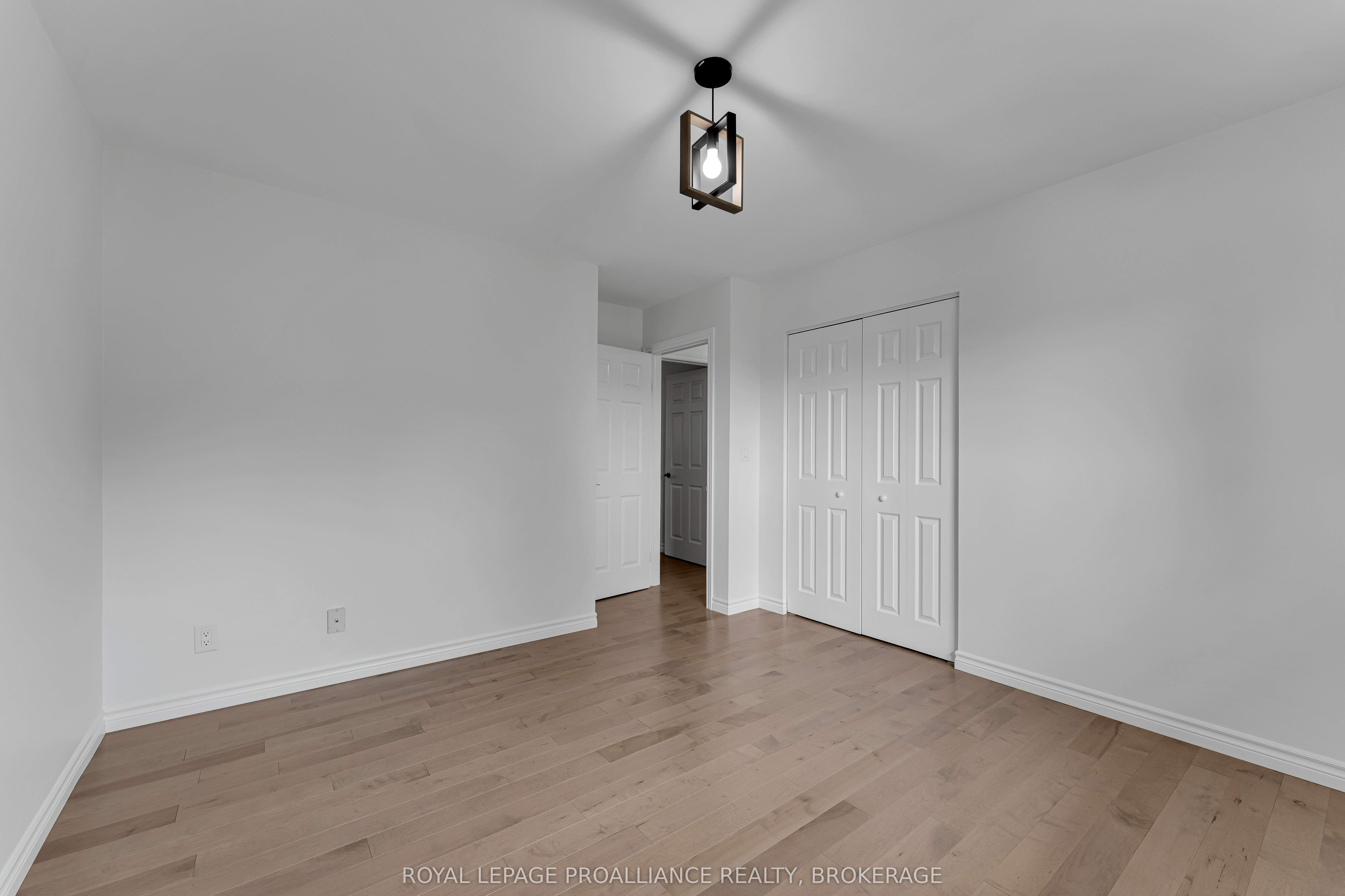 14 Baker Street Property Photo 23