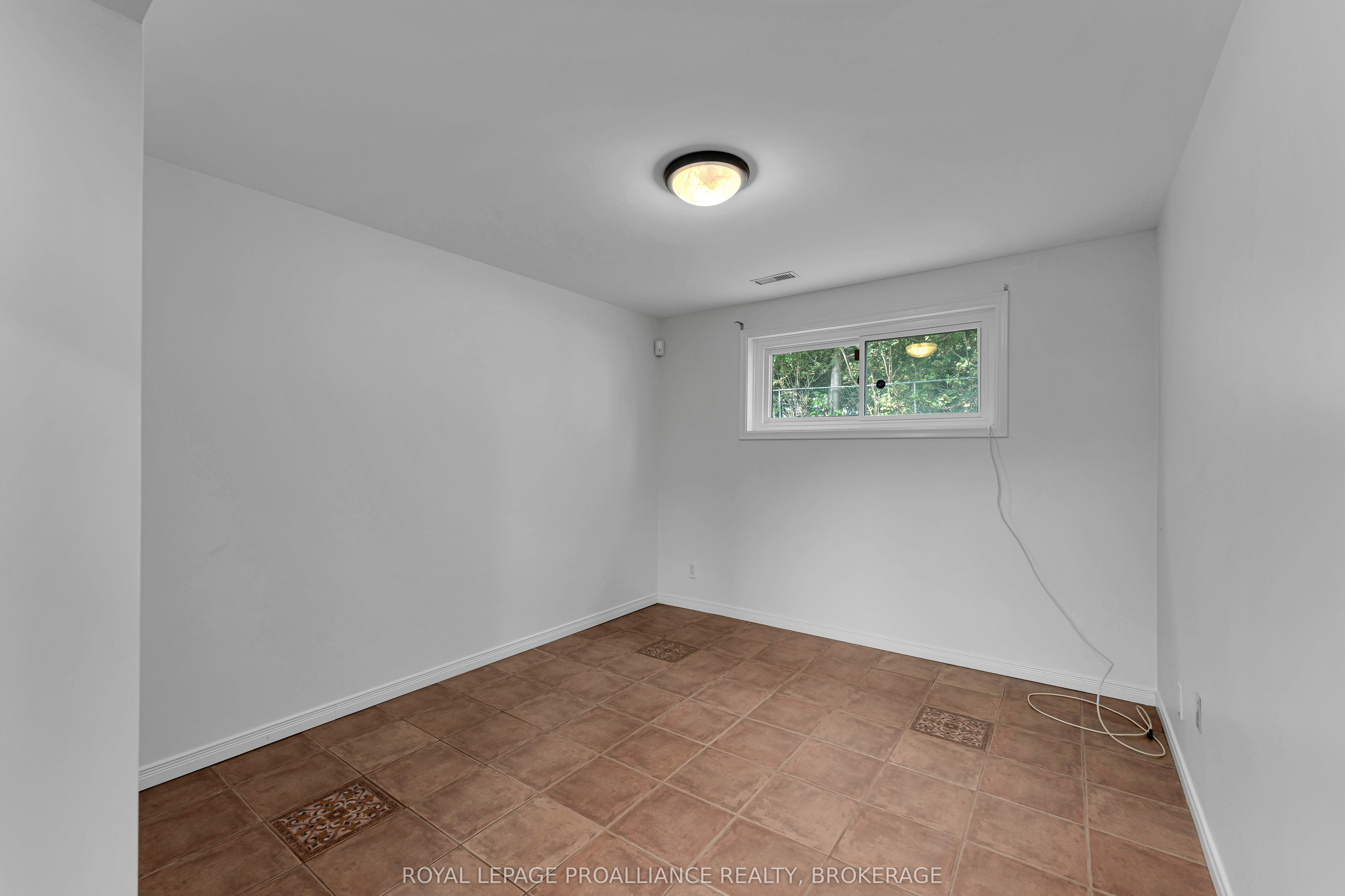14 Baker Street Property Photo 27