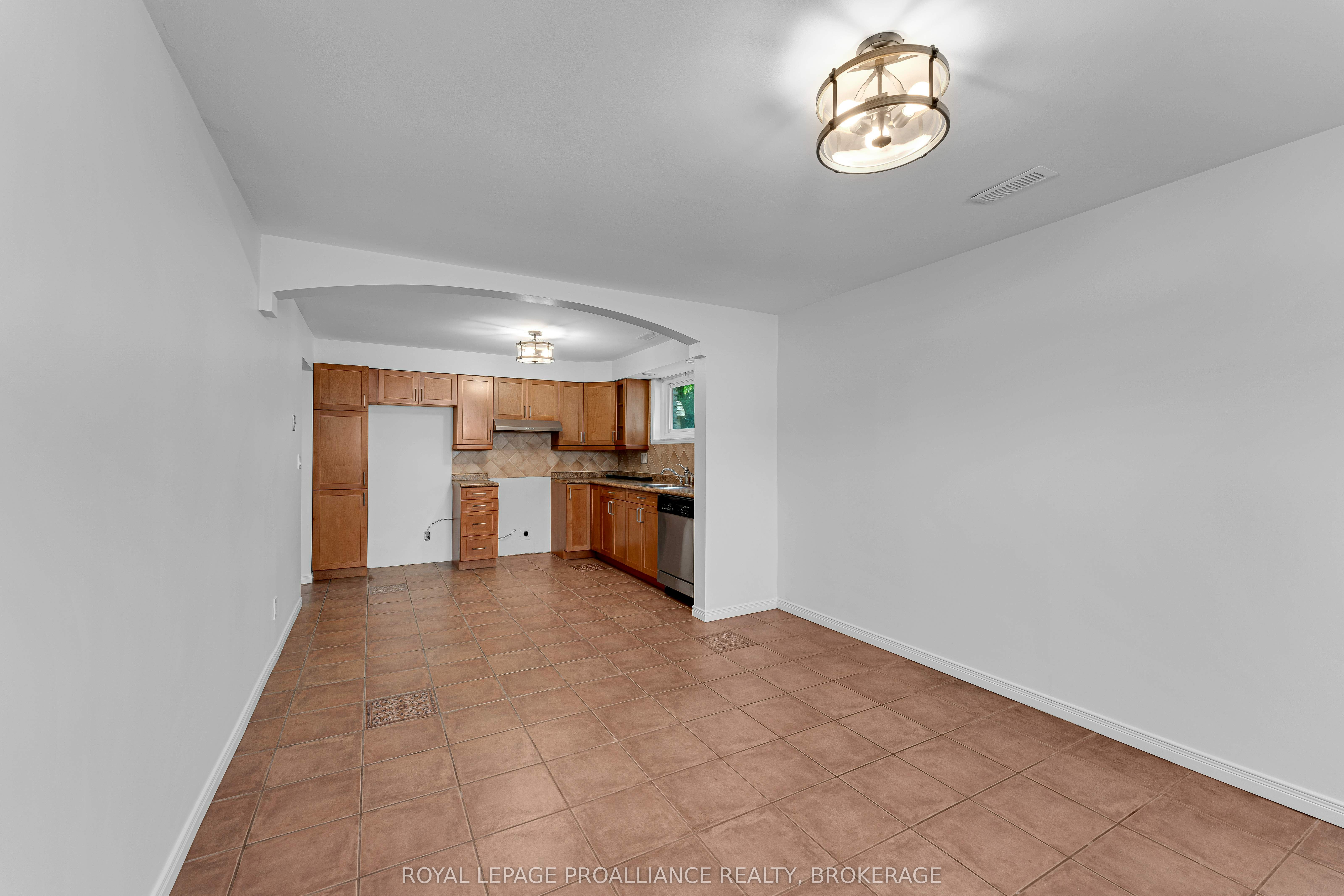 14 Baker Street Property Photo 30