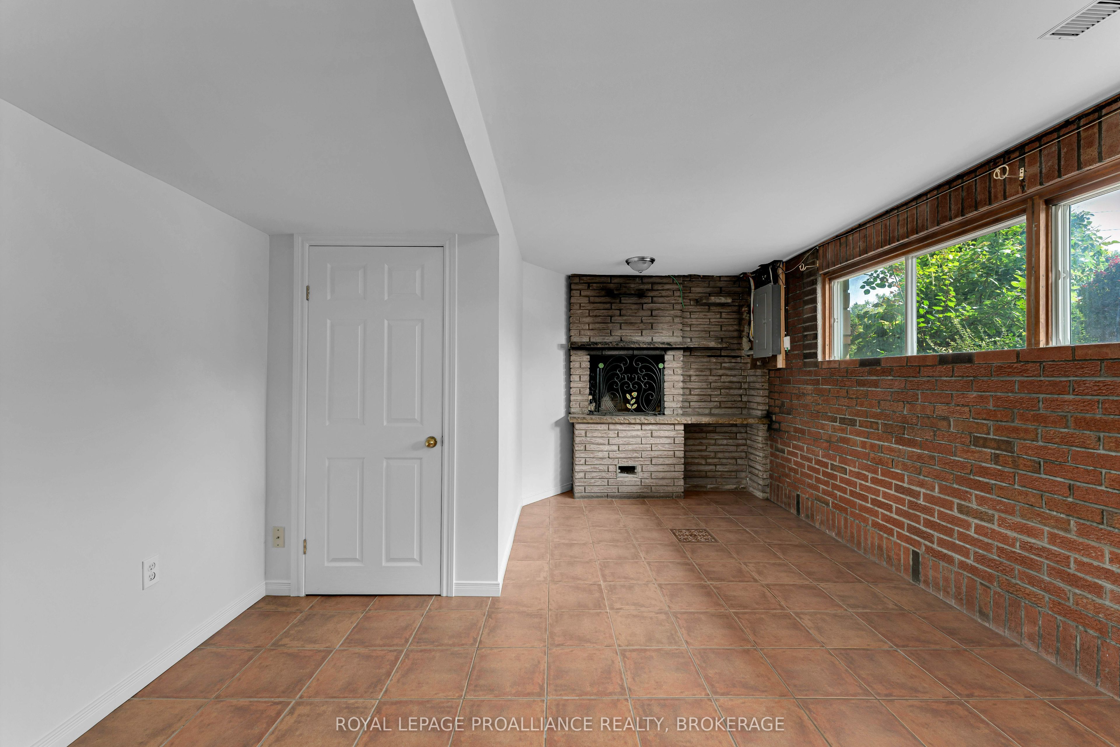 14 Baker Street Property Photo 33
