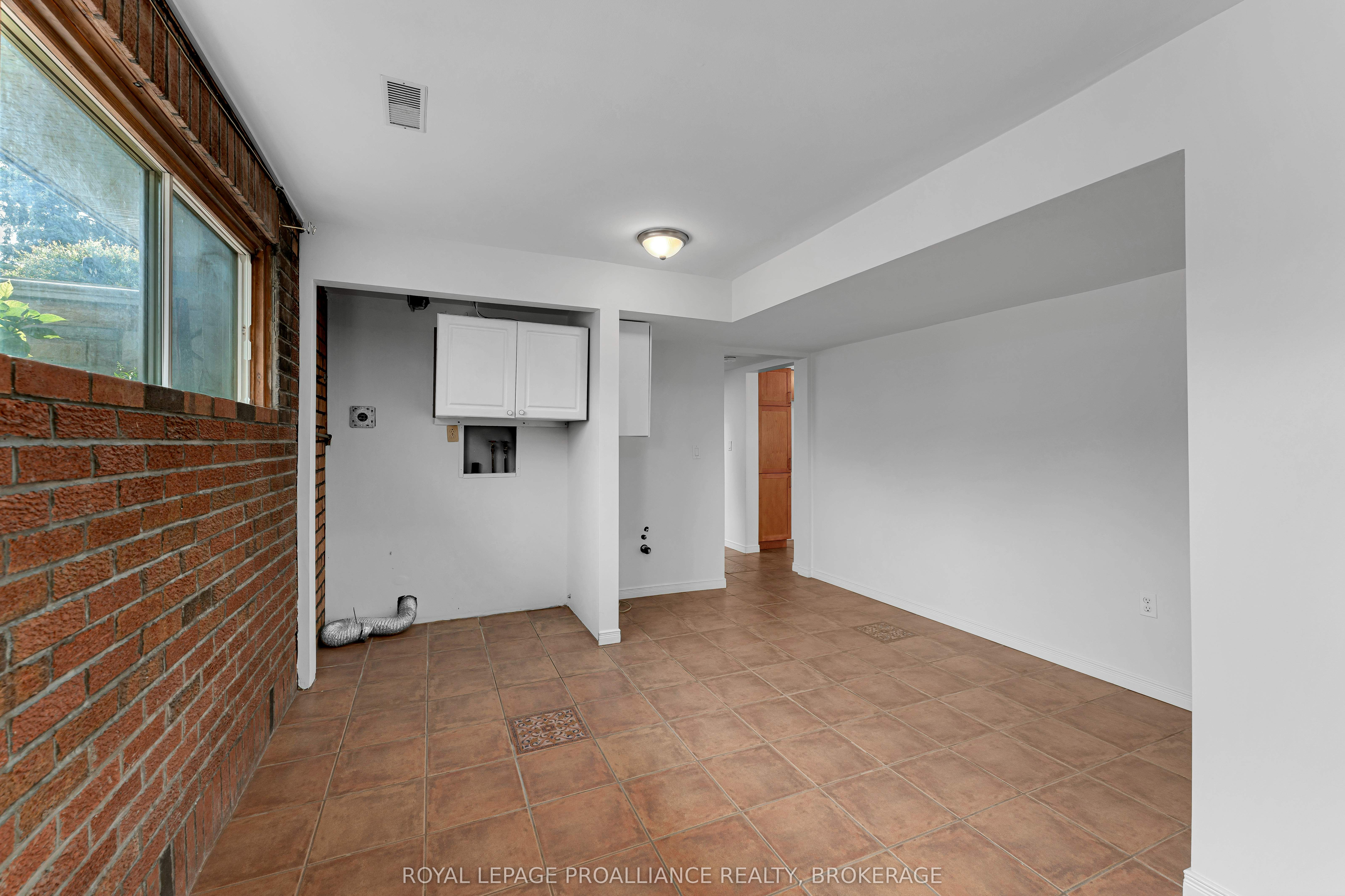 14 Baker Street Property Photo 34