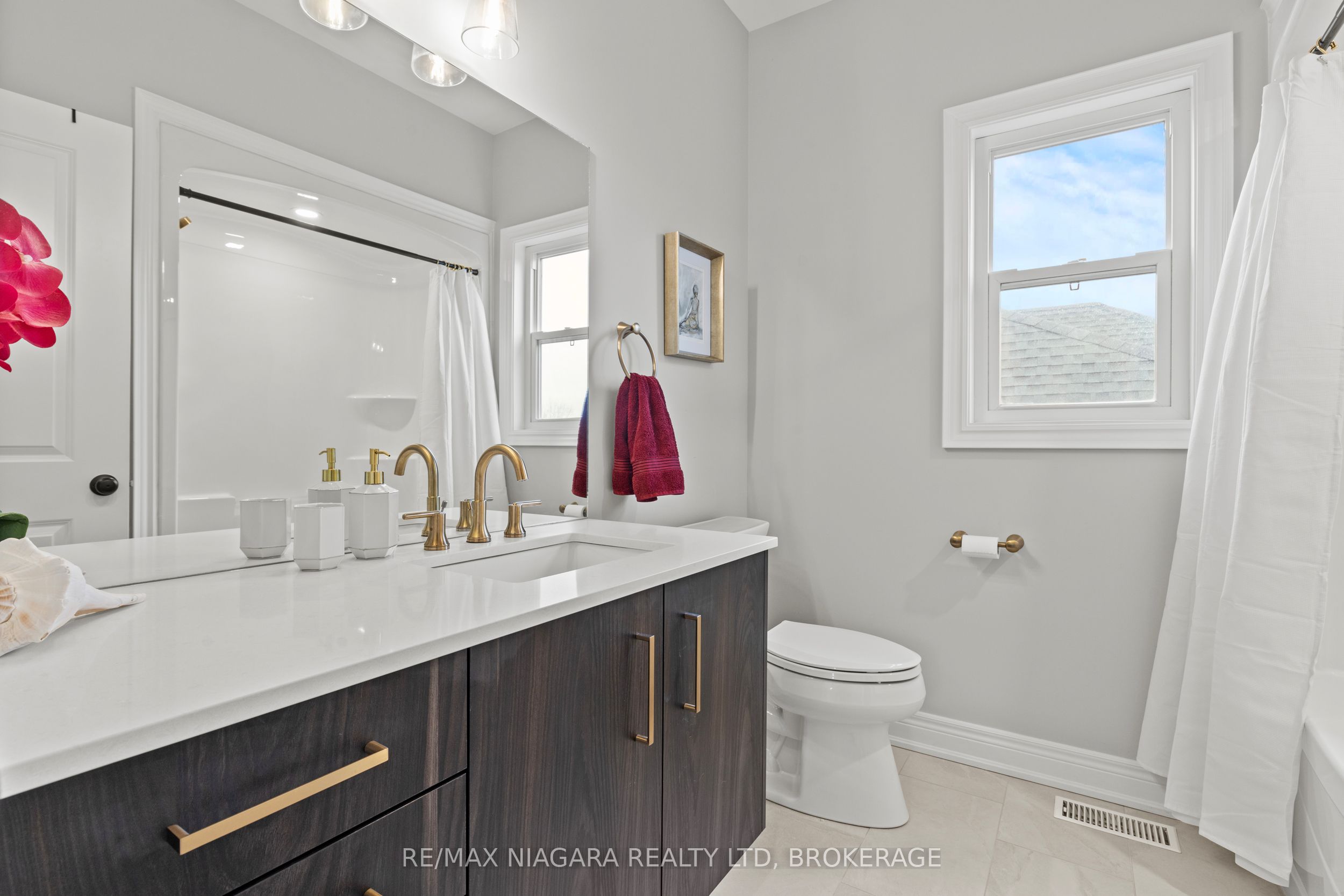 3549 Canfield Crescent Property Photo 23