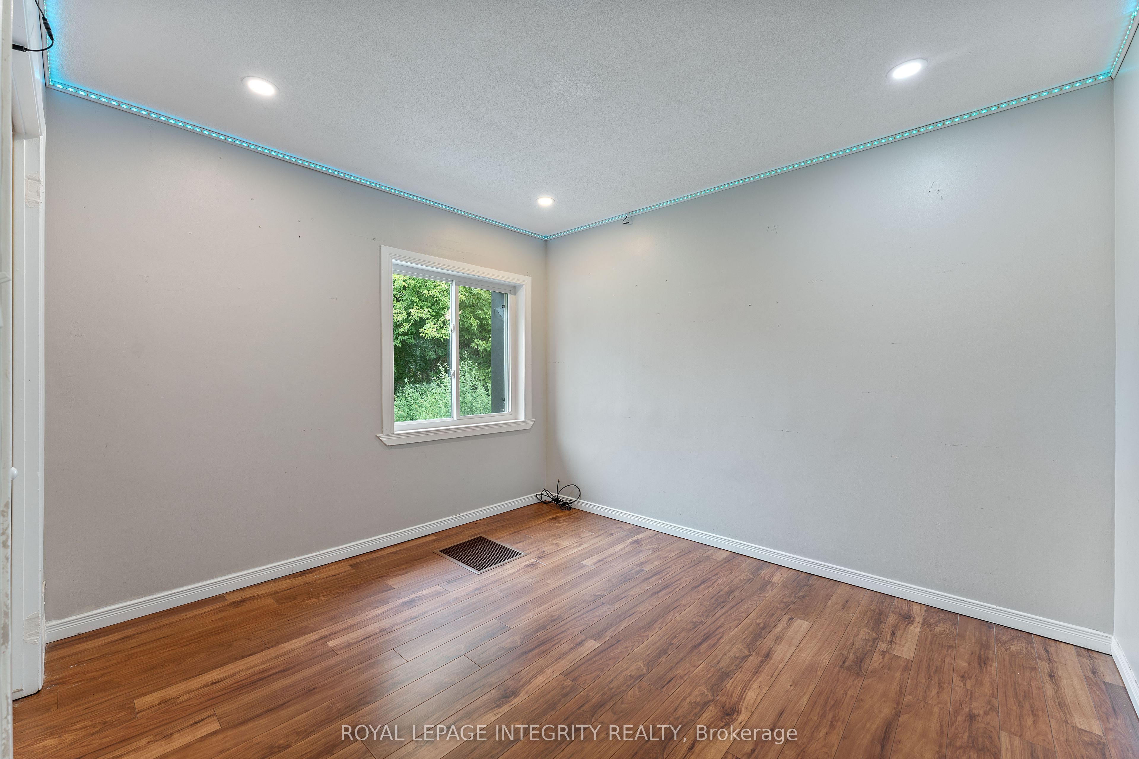 3823 Drouin Road Property Photo 30
