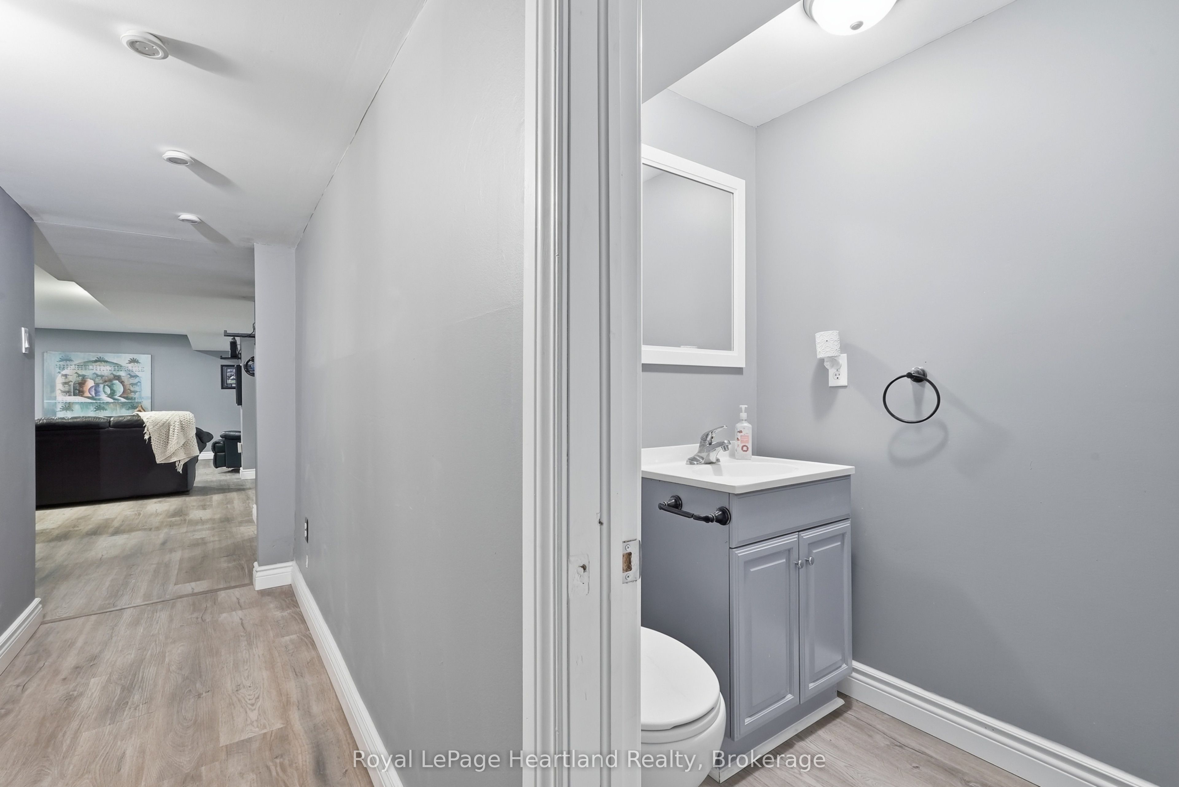 1041 Main Street Property Photo 28