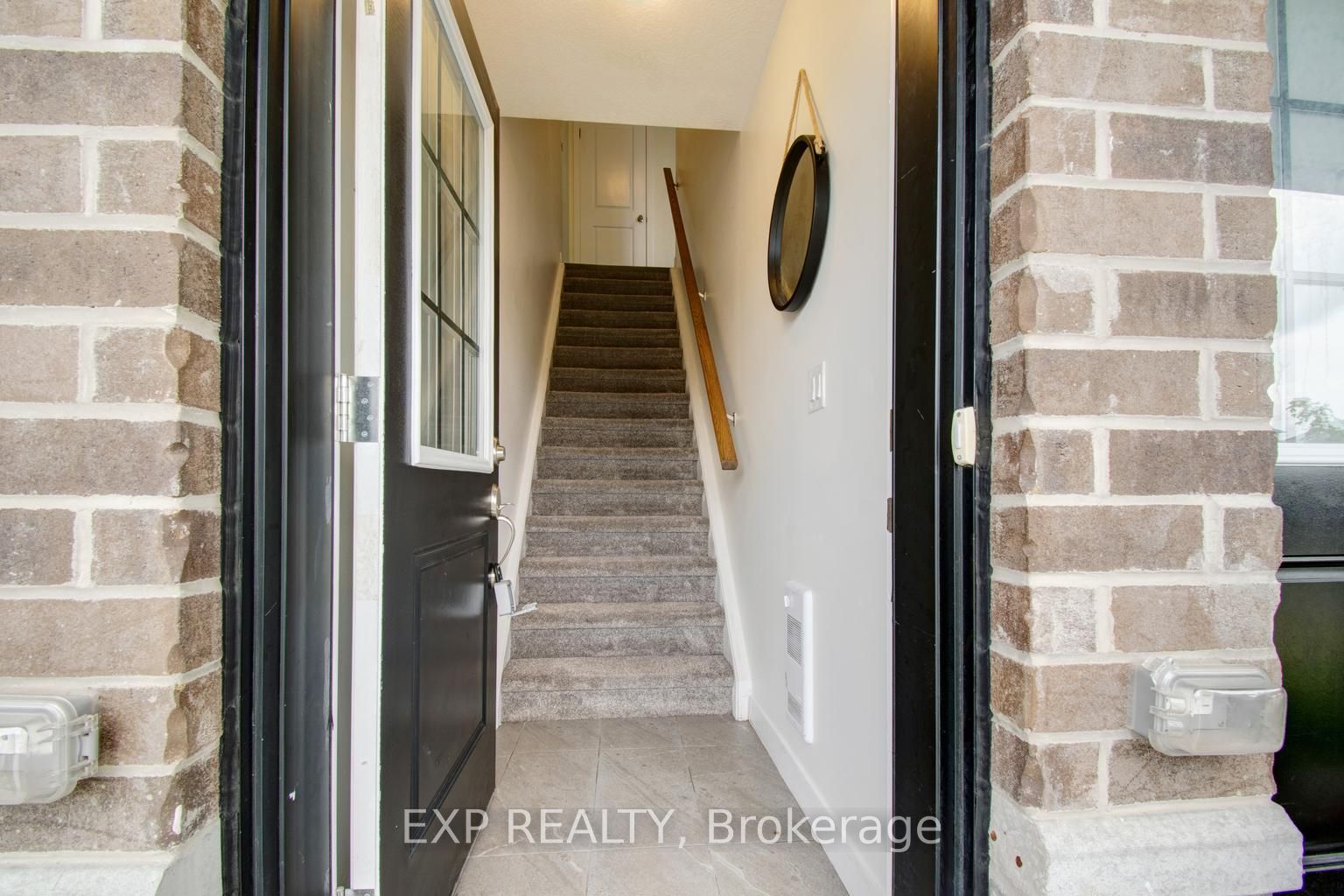 150 Rochefort Street E Property Photo 3