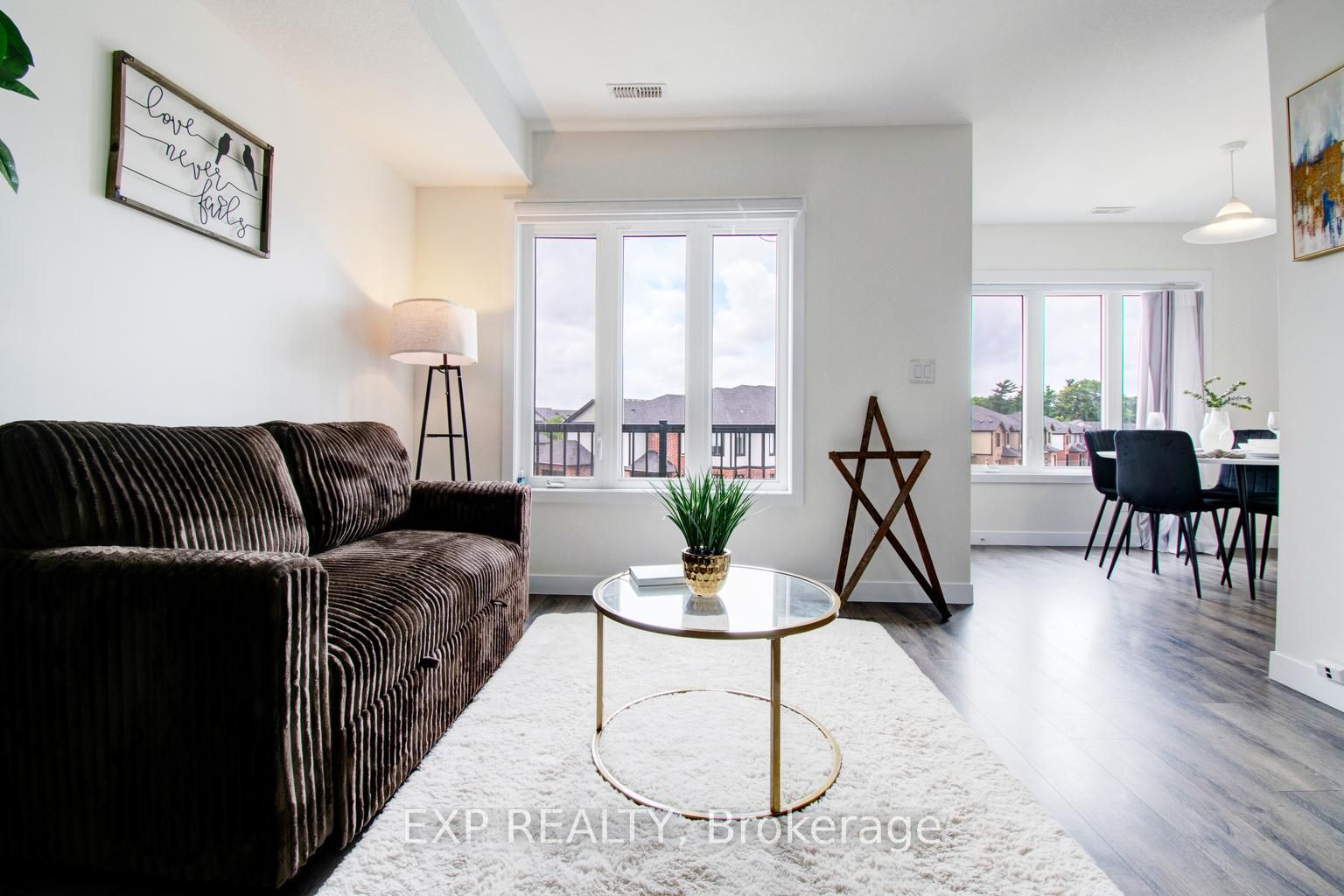 150 Rochefort Street E Property Photo 19