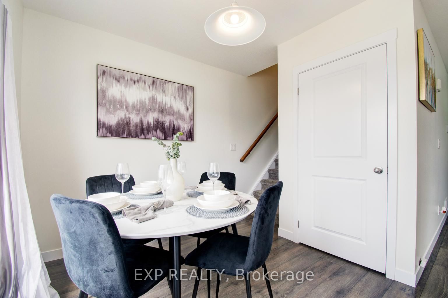 150 Rochefort Street E Property Photo 26