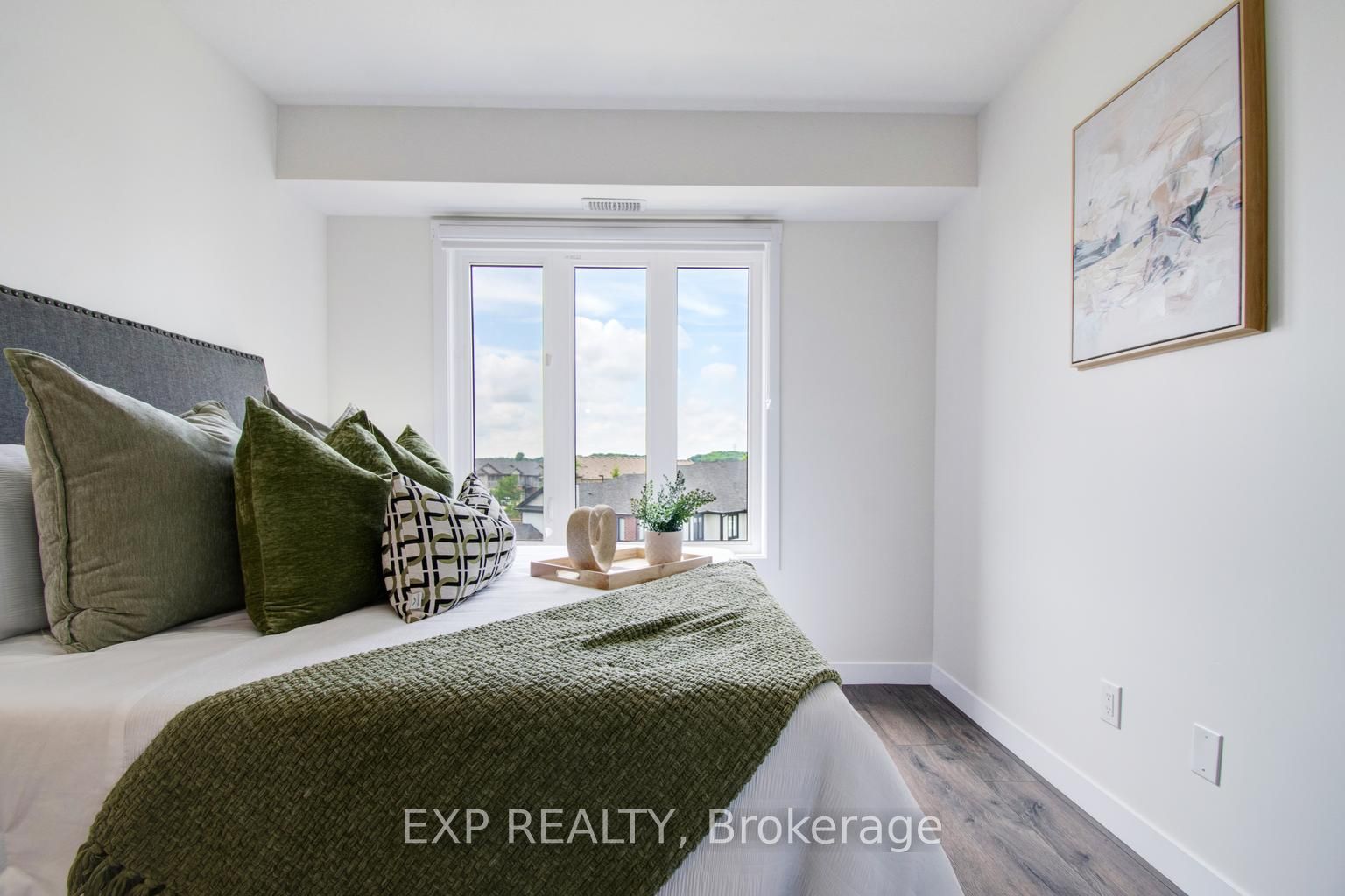 150 Rochefort Street E Property Photo 38
