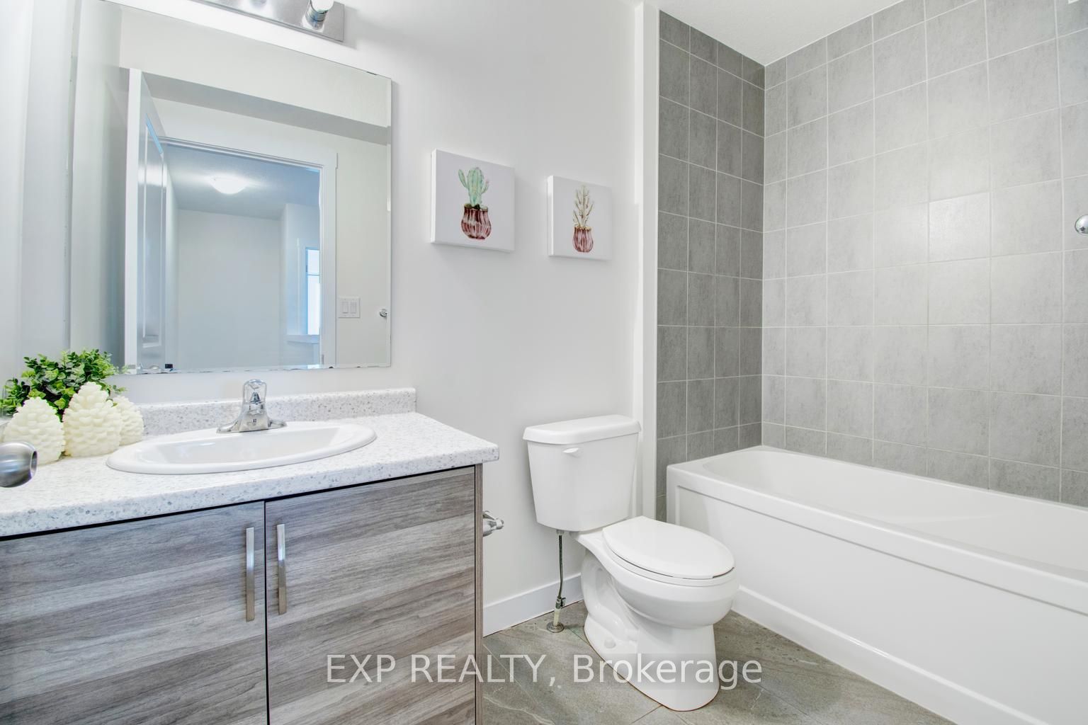150 Rochefort Street E Property Photo 41