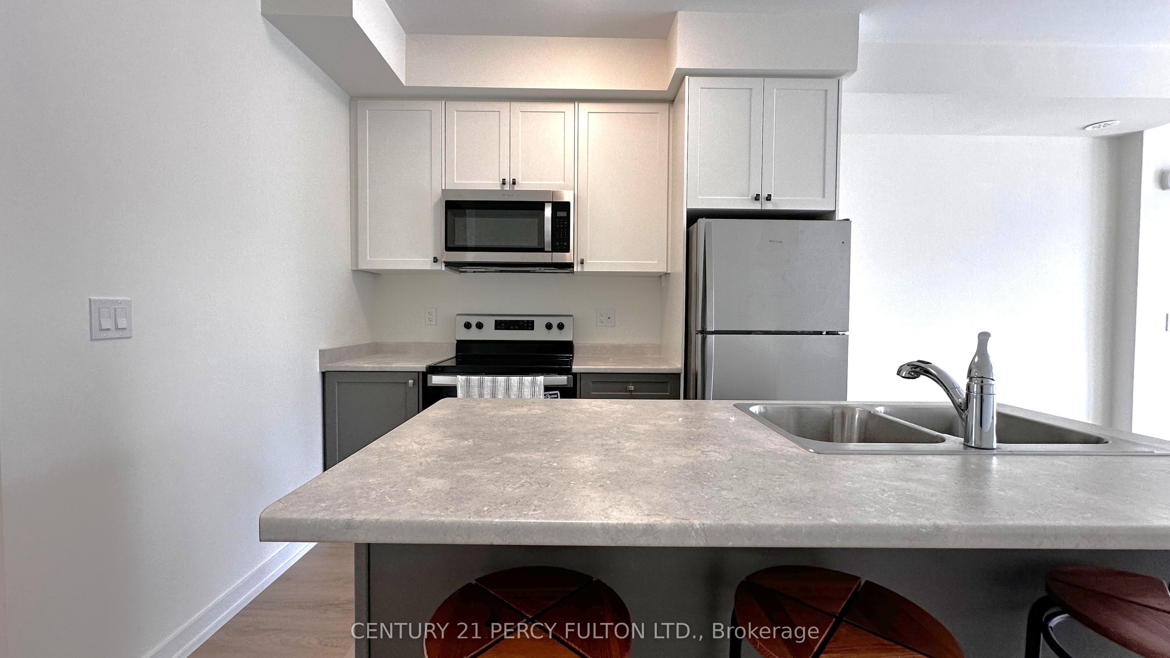 160 Densmore Road 1402 Property Photo 8
