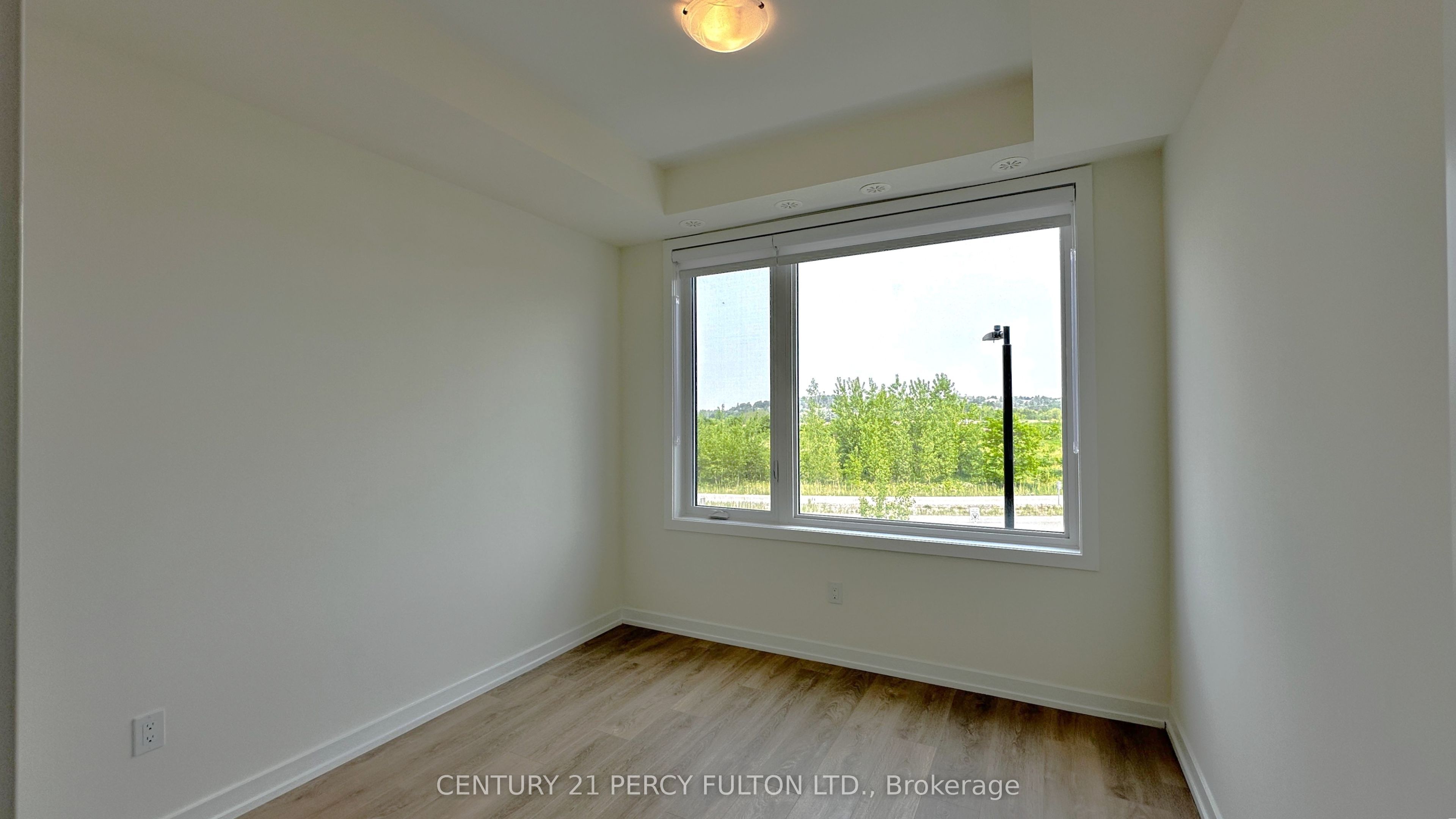 160 Densmore Road 1402 Property Photo 11