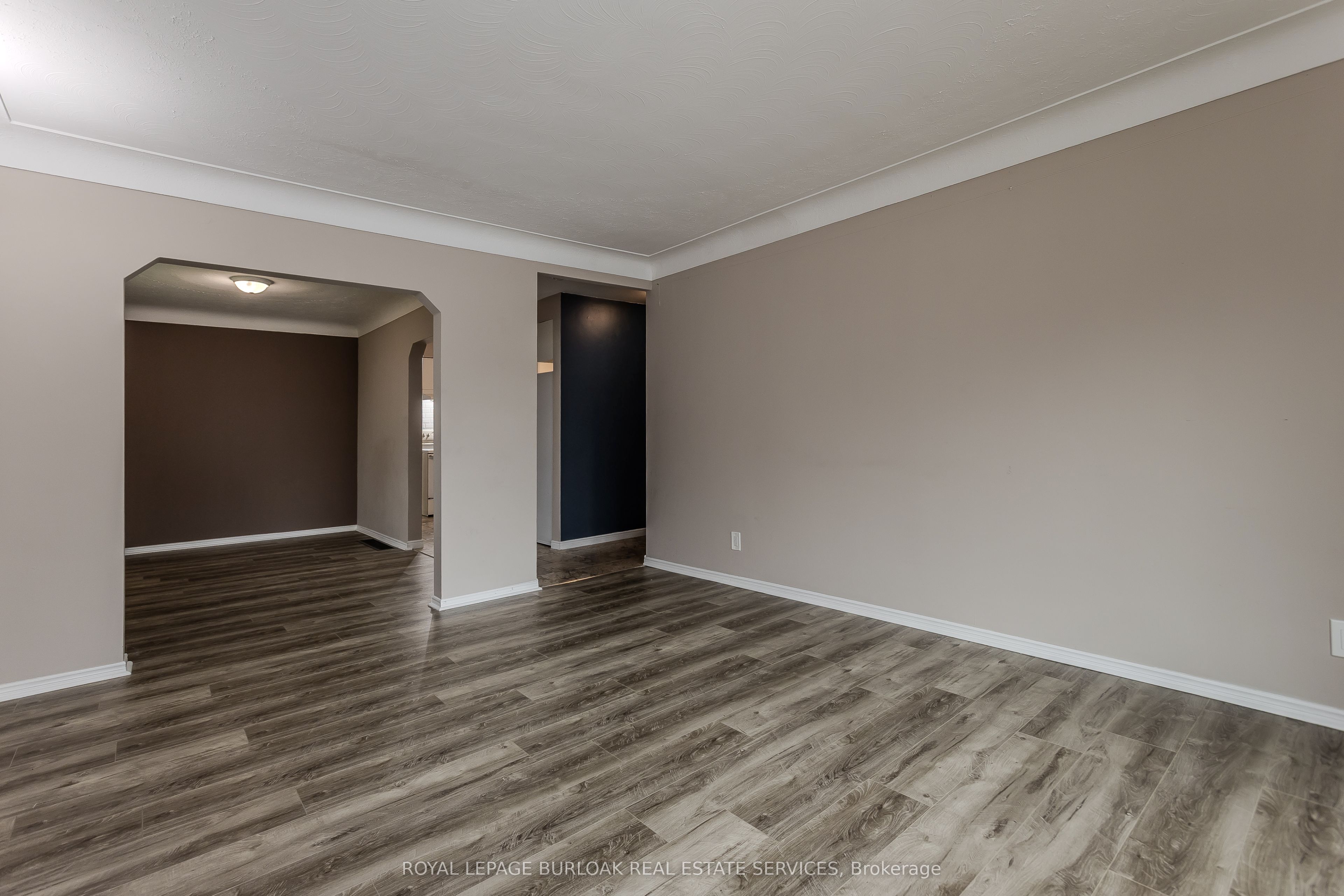 307 Dunsmure Road Property Photo 8