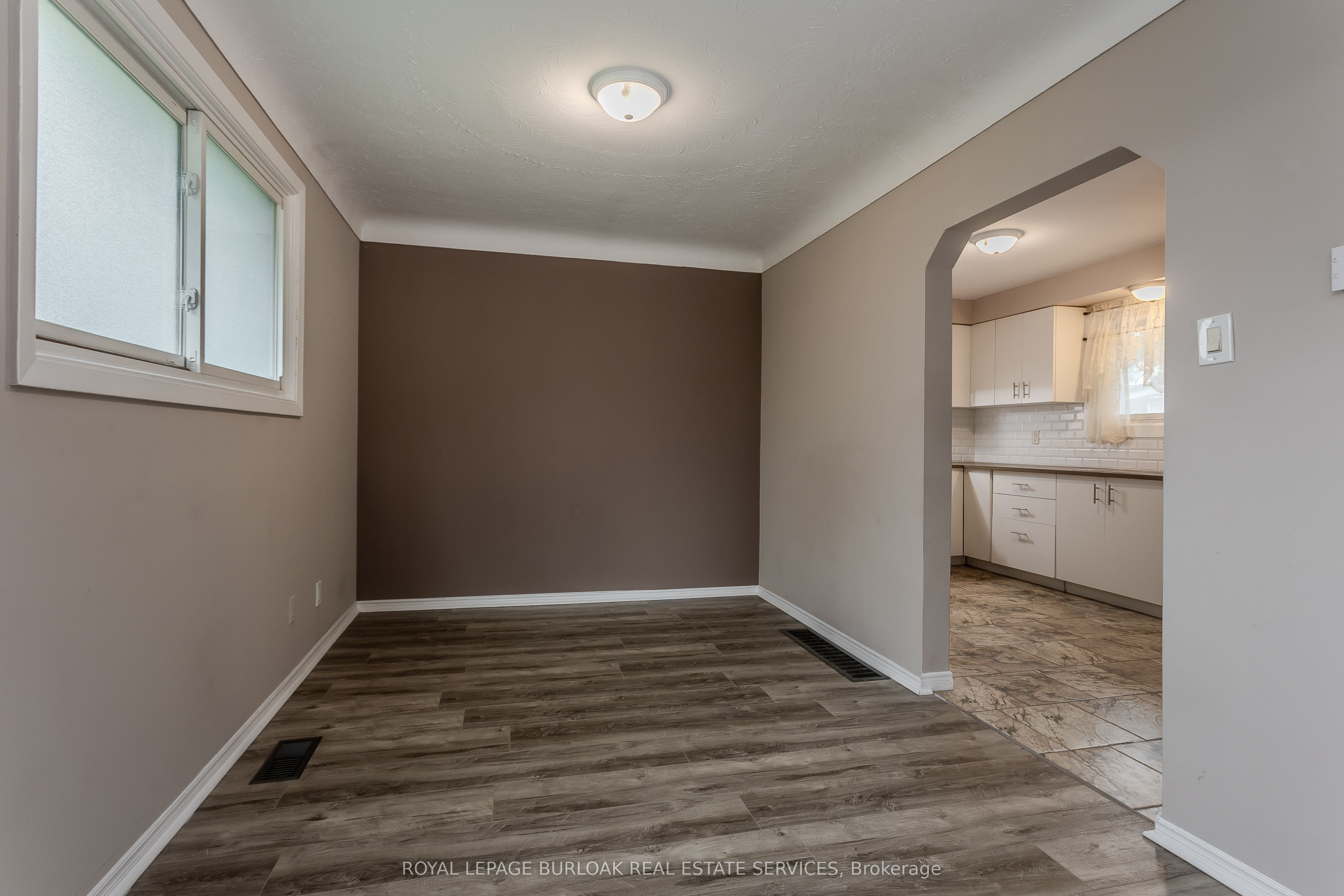 307 Dunsmure Road Property Photo 10