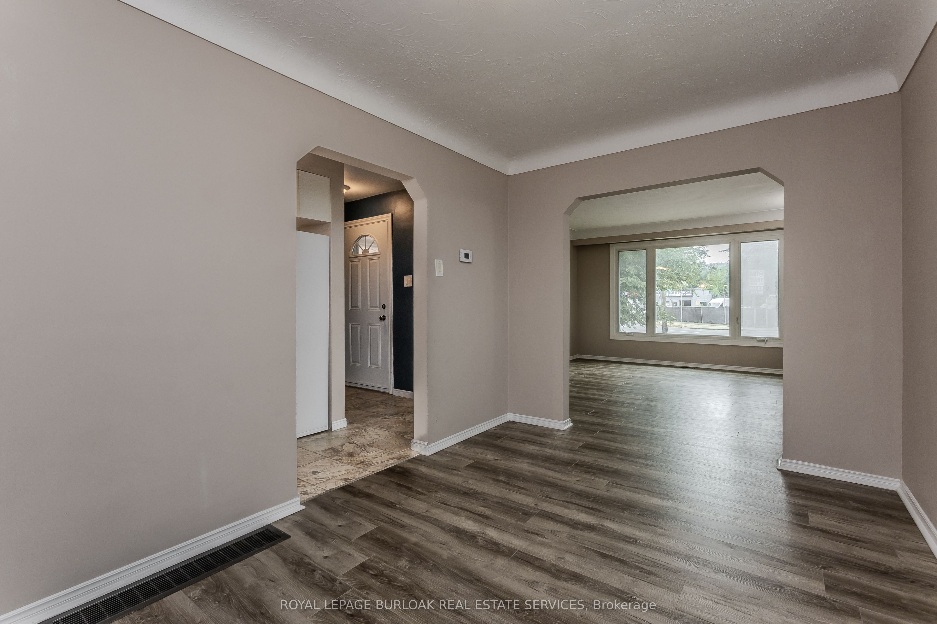 307 Dunsmure Road Property Photo 12