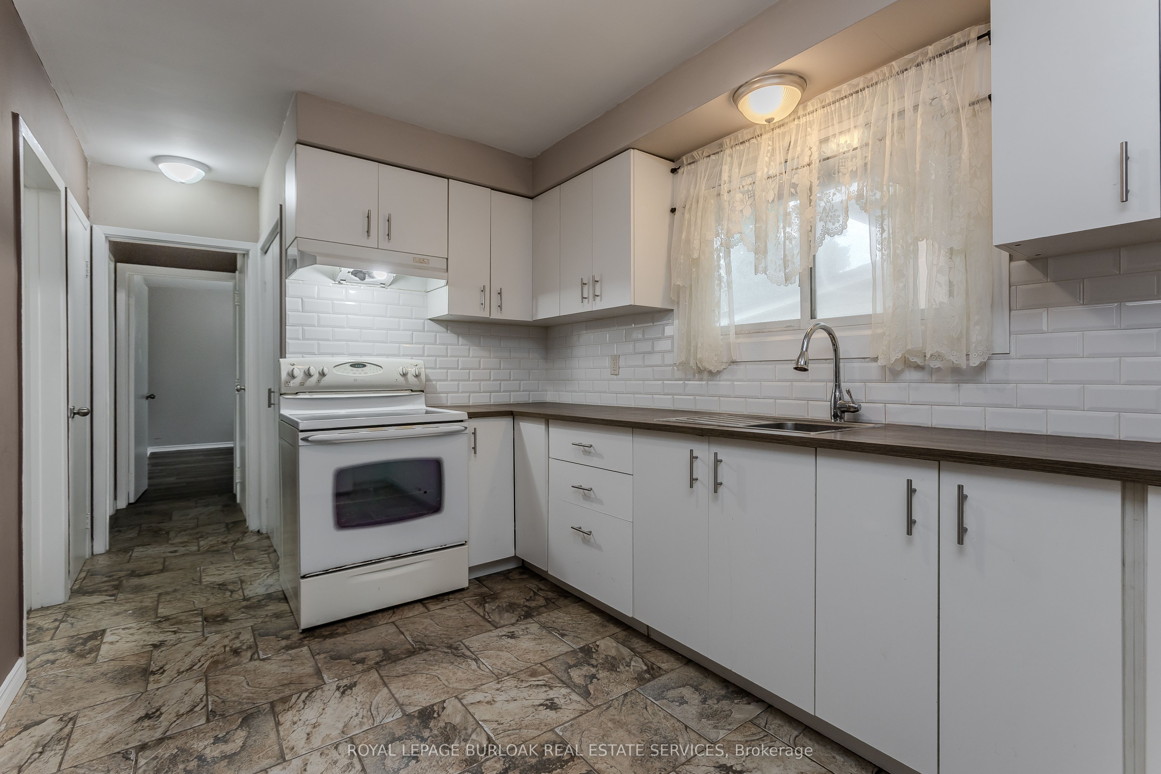 307 Dunsmure Road Property Photo 14