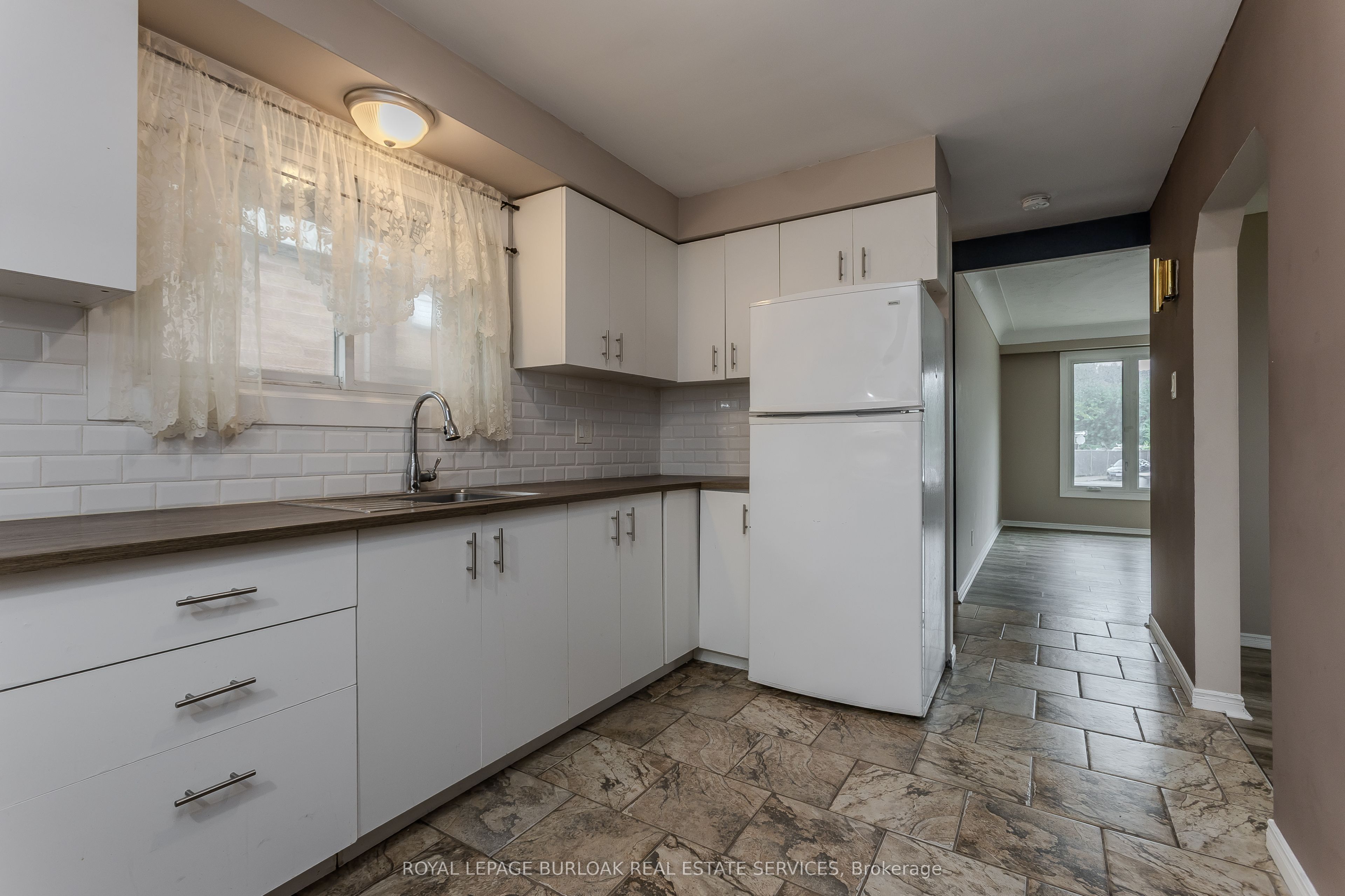 307 Dunsmure Road Property Photo 15