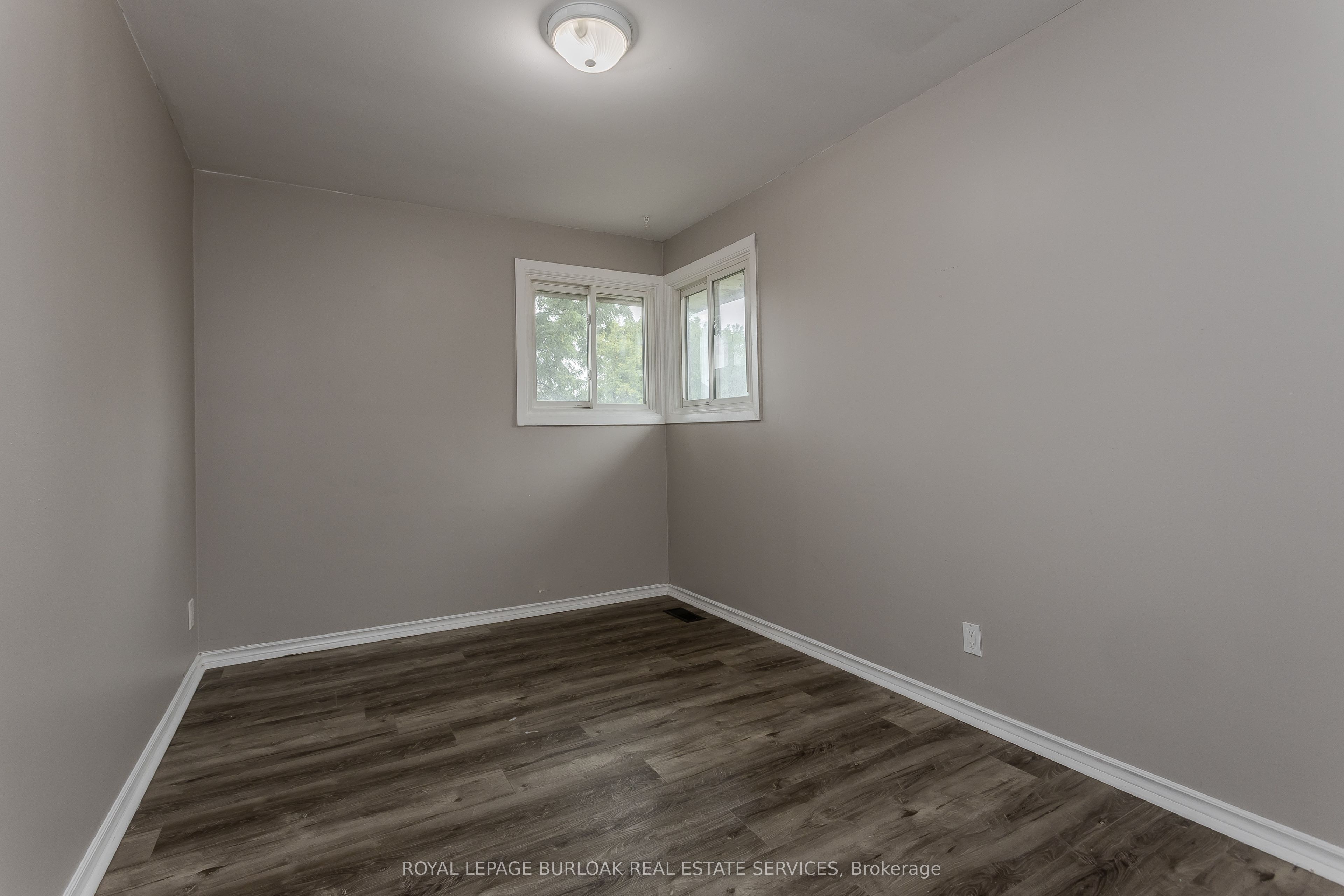 307 Dunsmure Road Property Photo 24