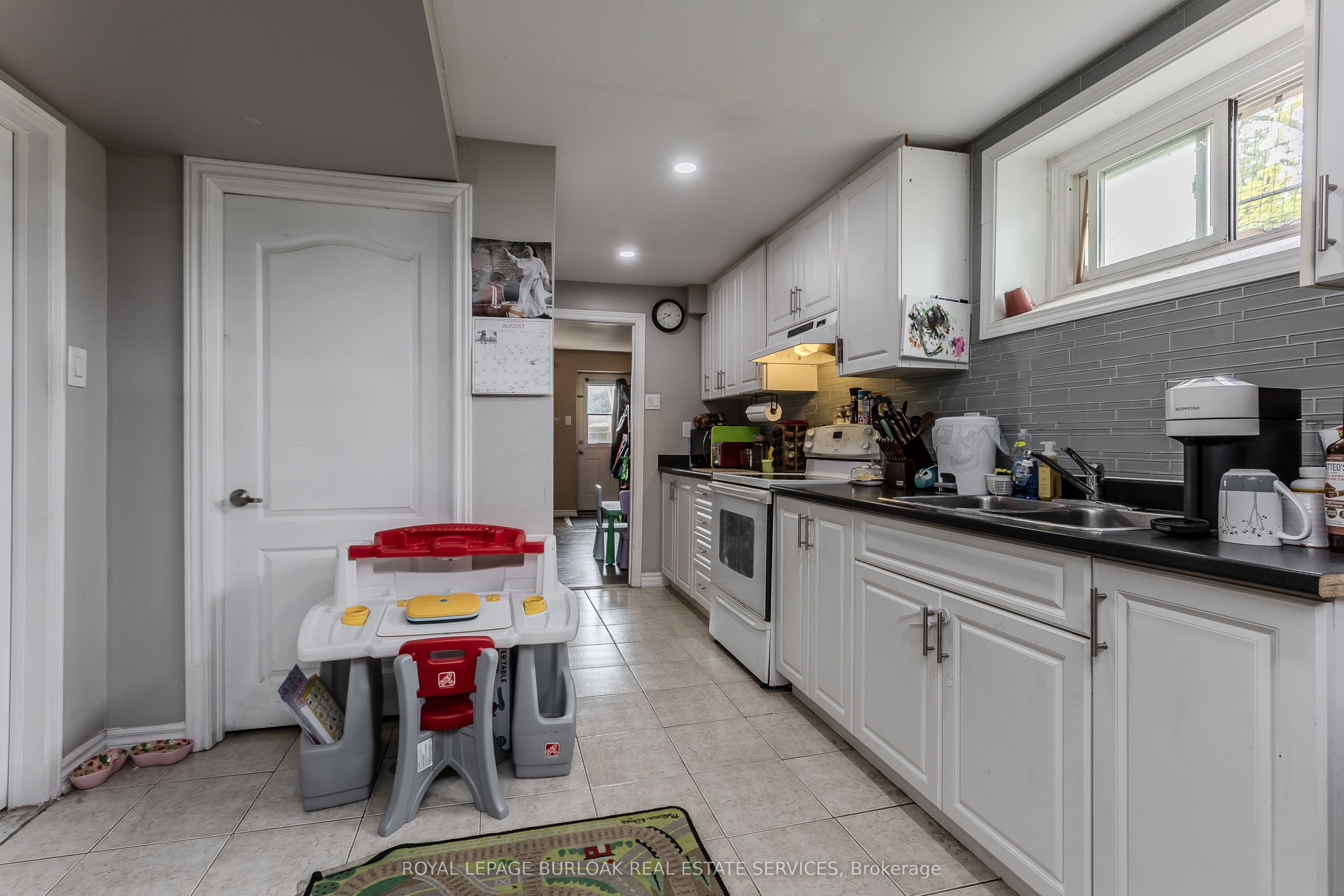 307 Dunsmure Road Property Photo 32