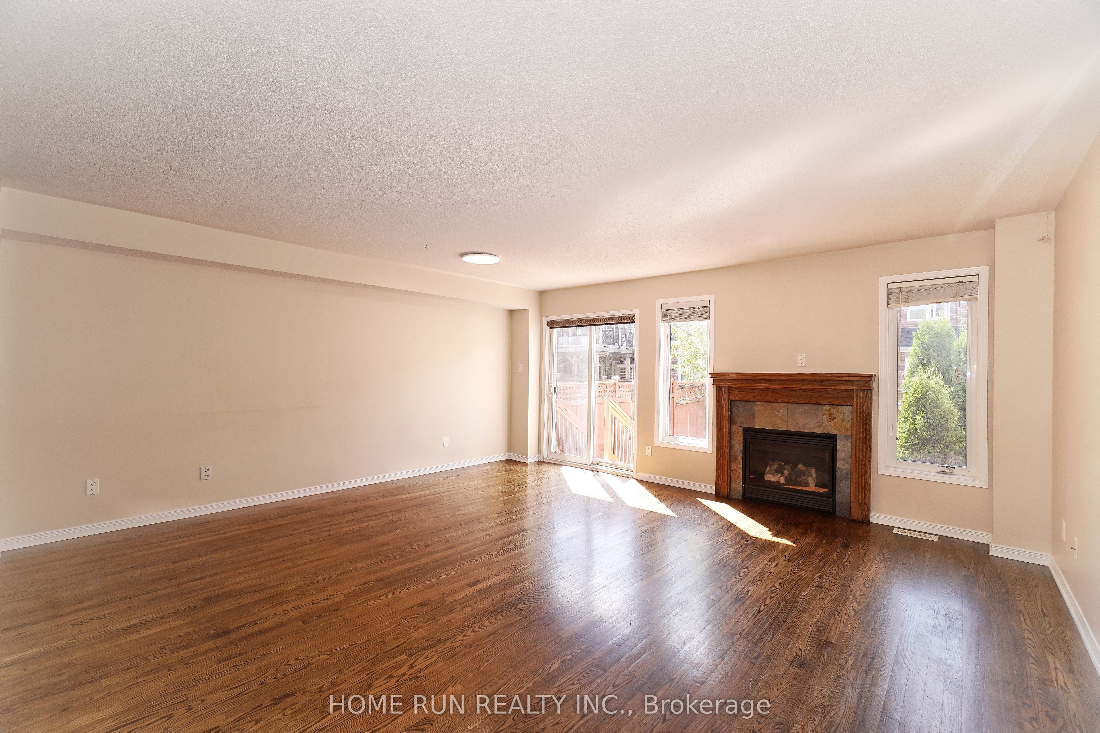 292 Freedom Private Property Photo 5
