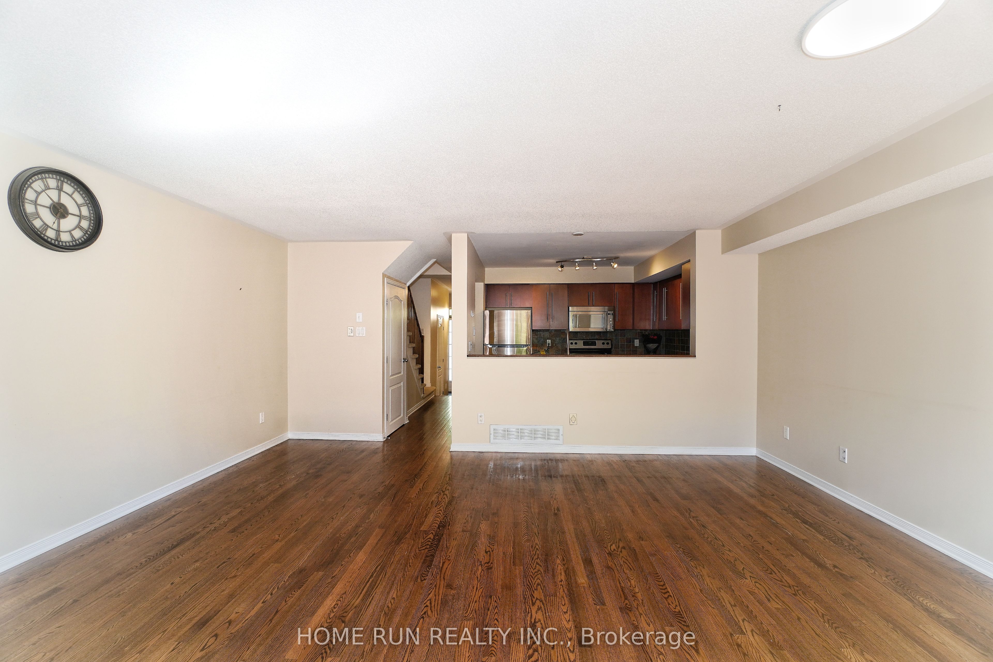 292 Freedom Private Property Photo 9