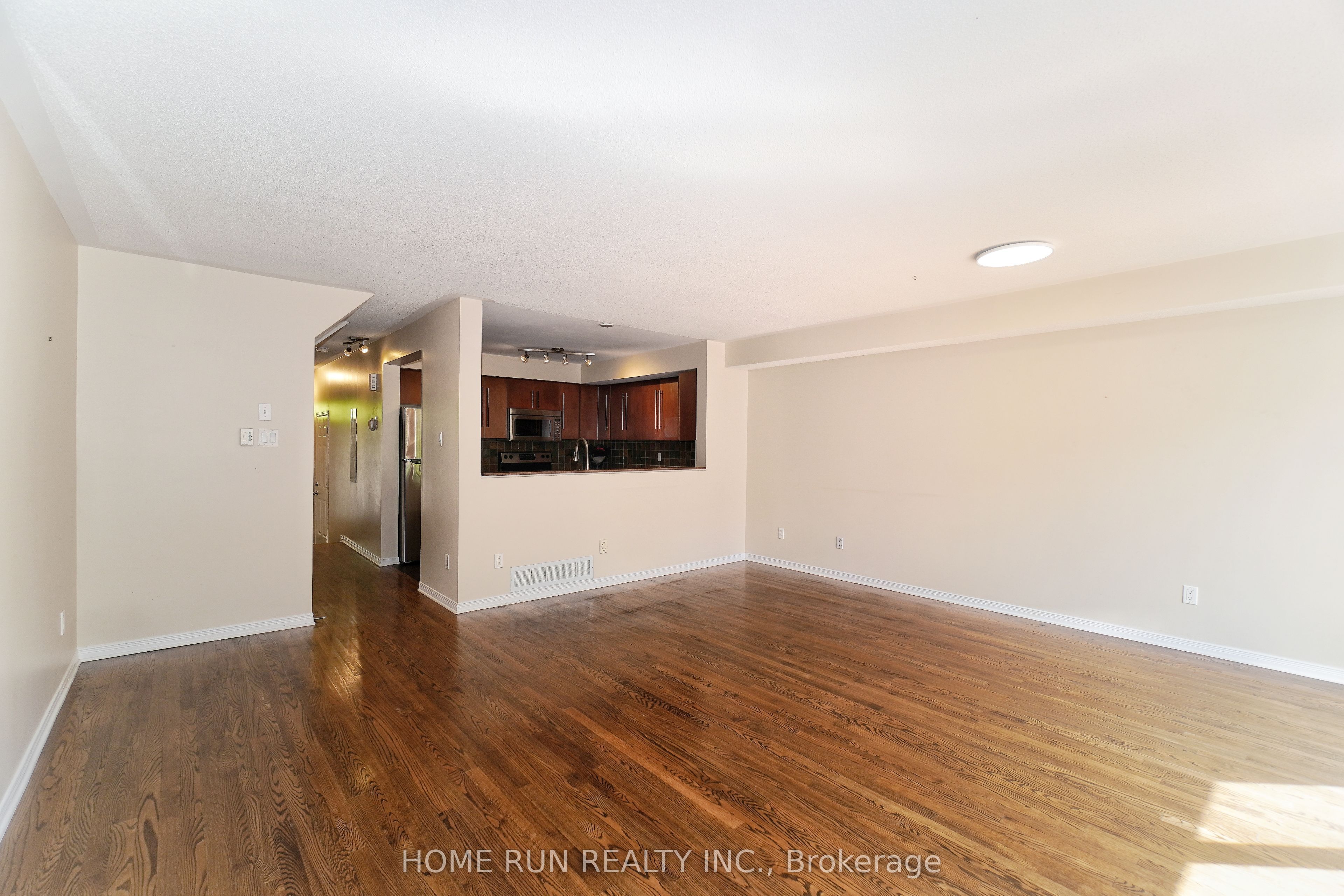 292 Freedom Private Property Photo 10