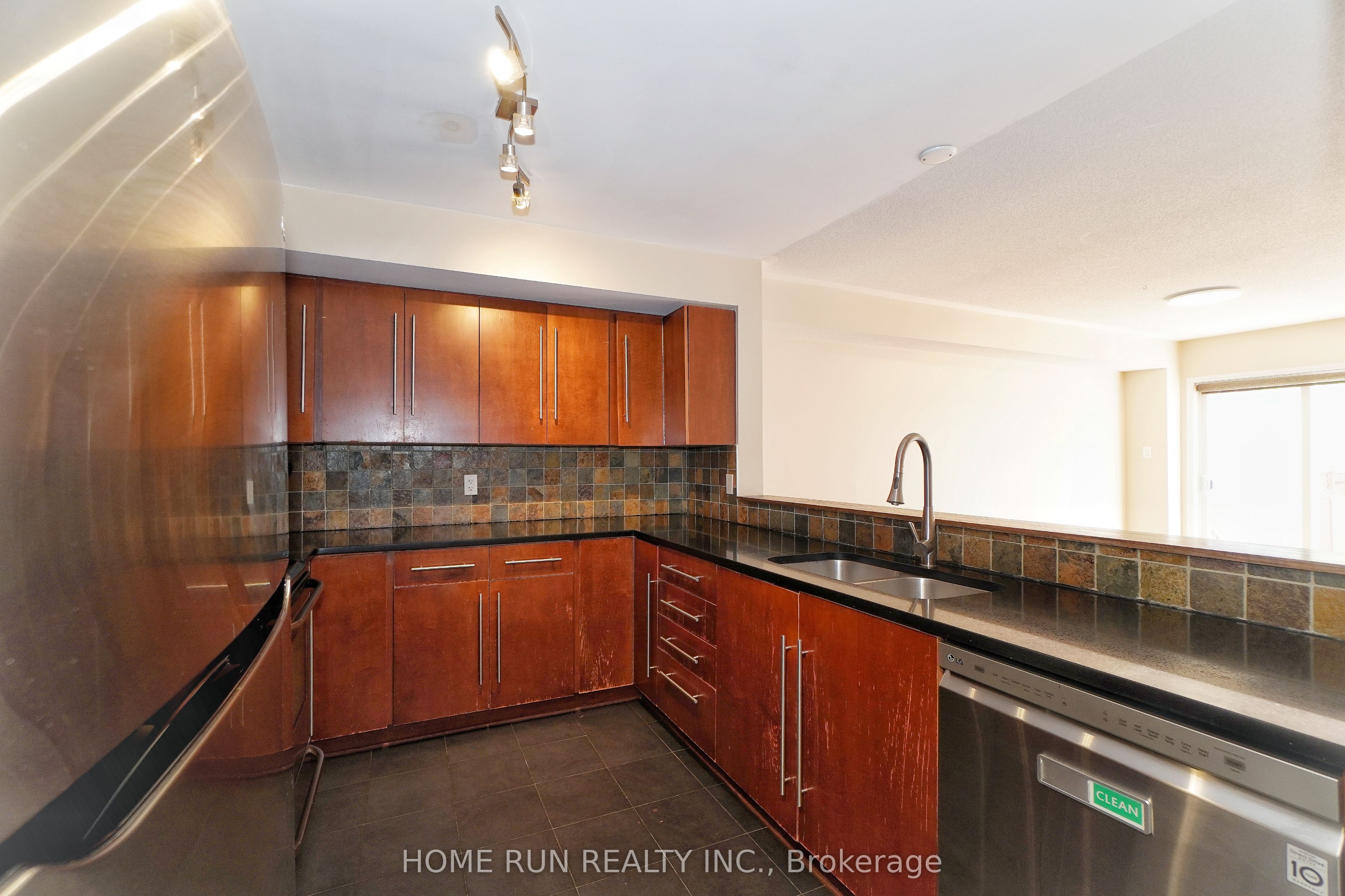 292 Freedom Private Property Photo 12