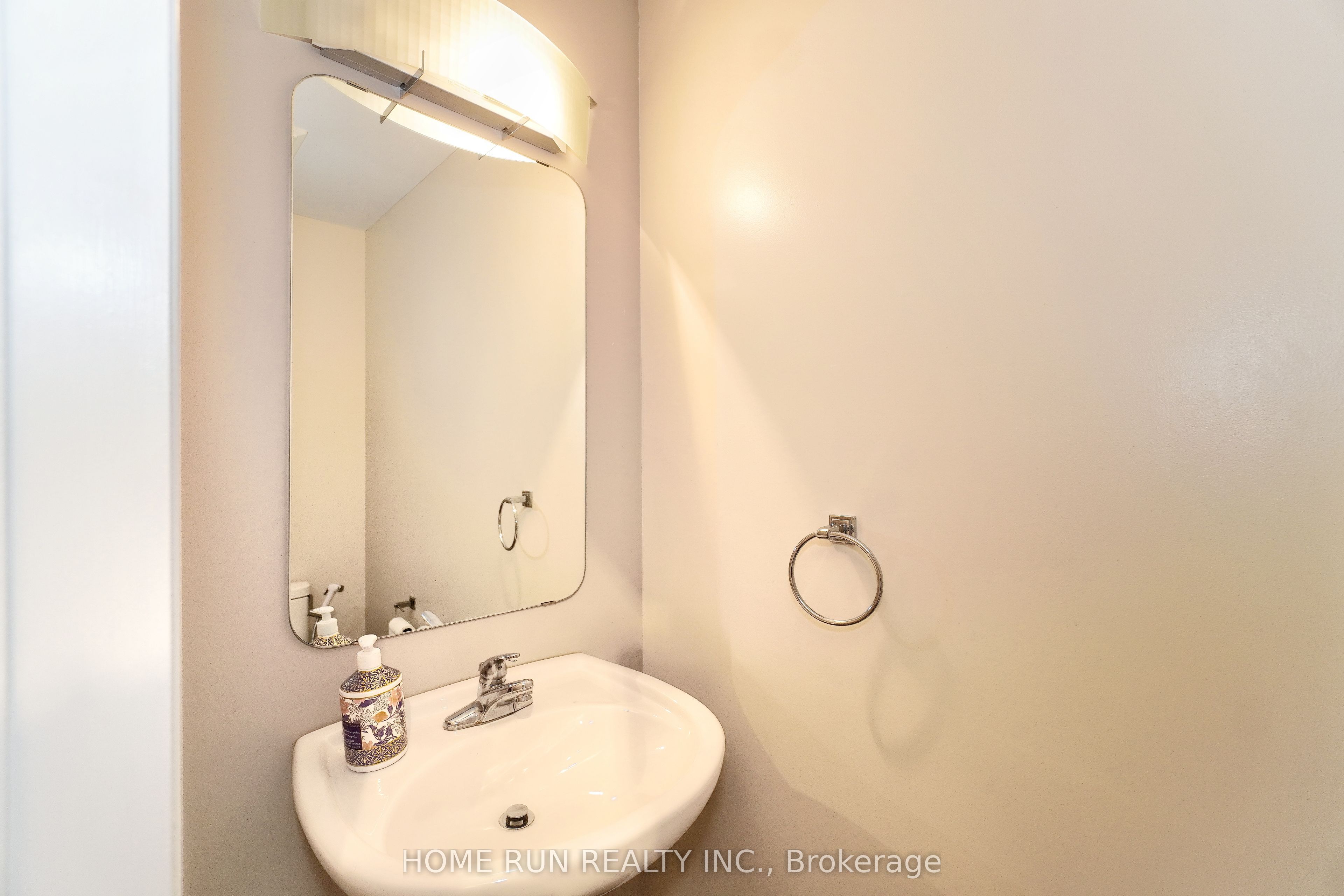 292 Freedom Private Property Photo 16