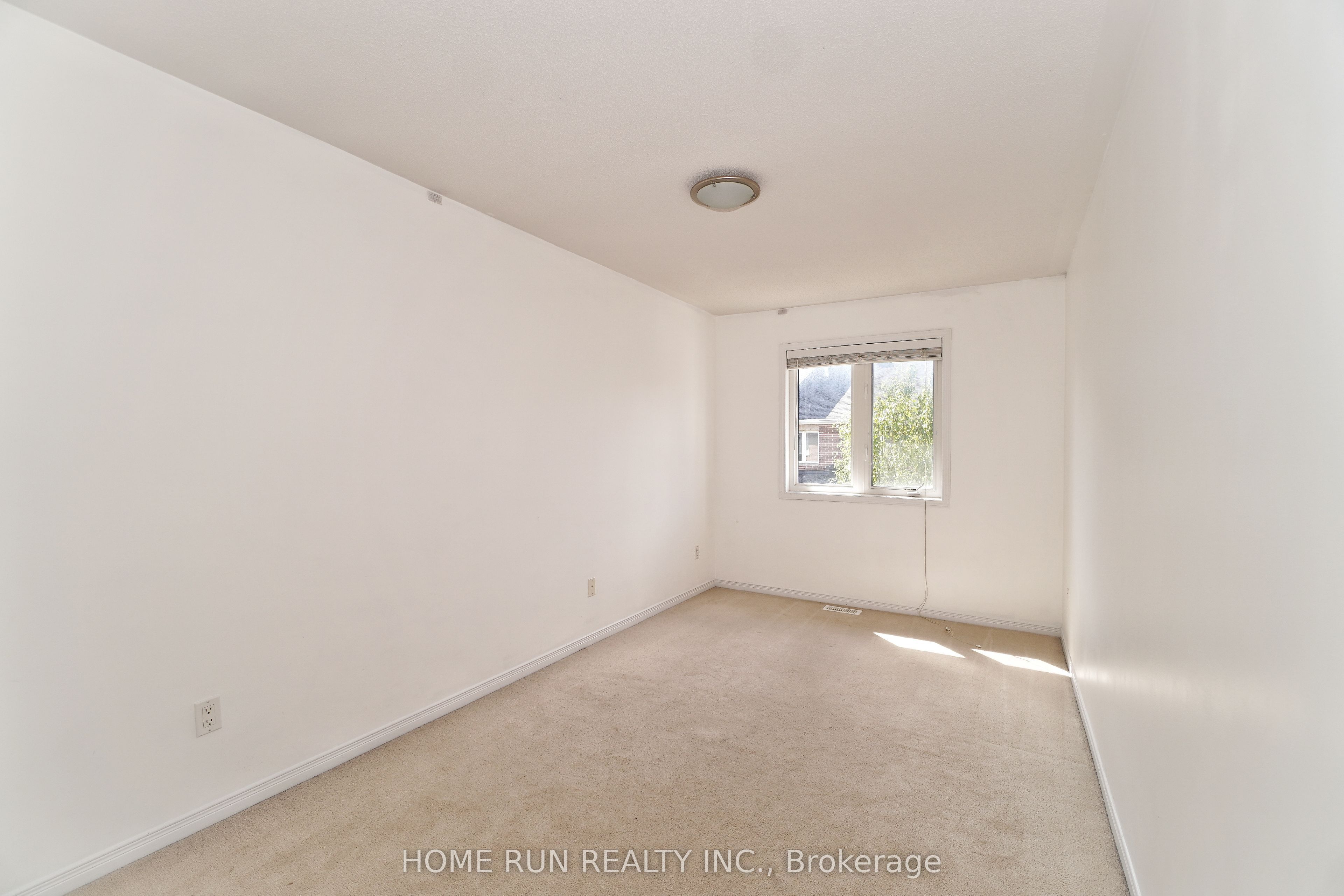 292 Freedom Private Property Photo 28