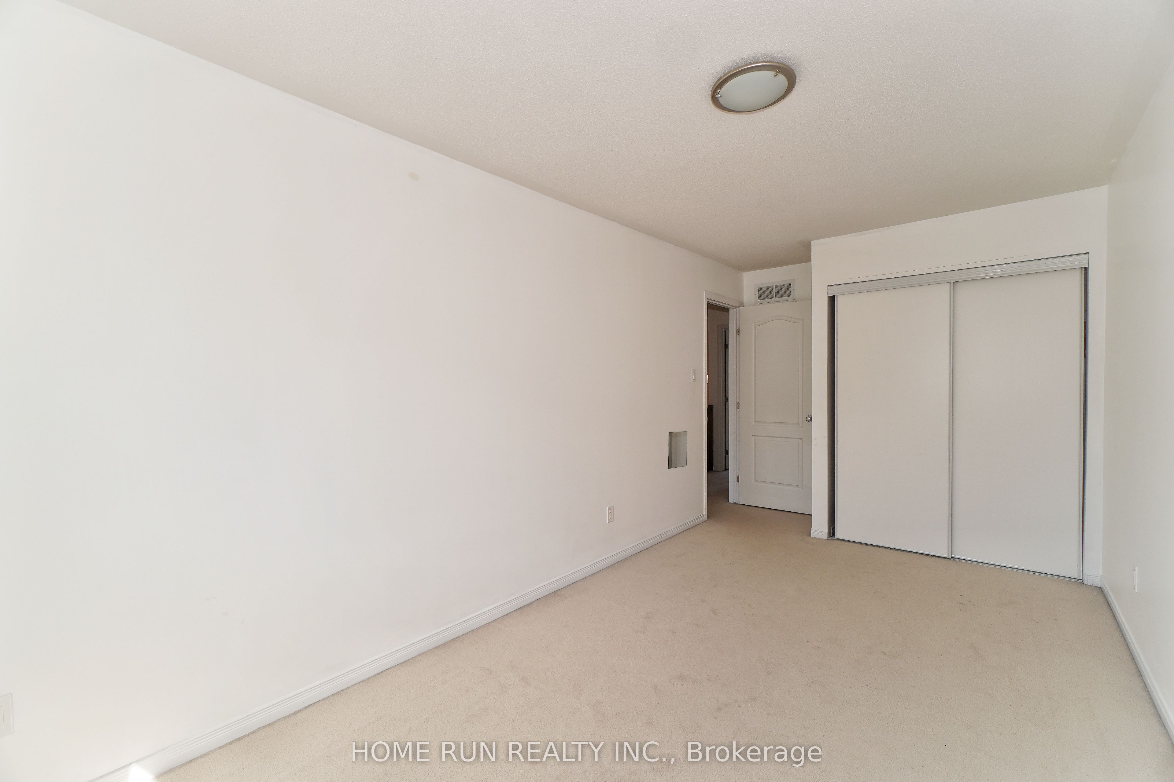 292 Freedom Private Property Photo 29