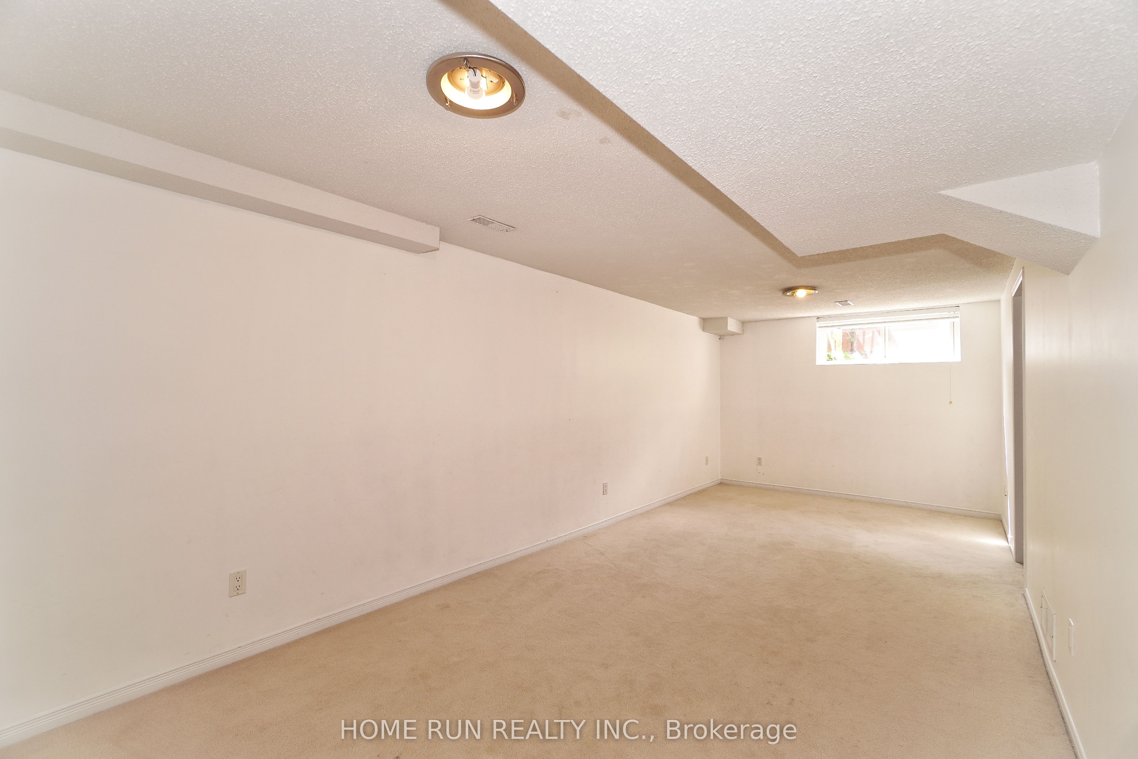 292 Freedom Private Property Photo 31