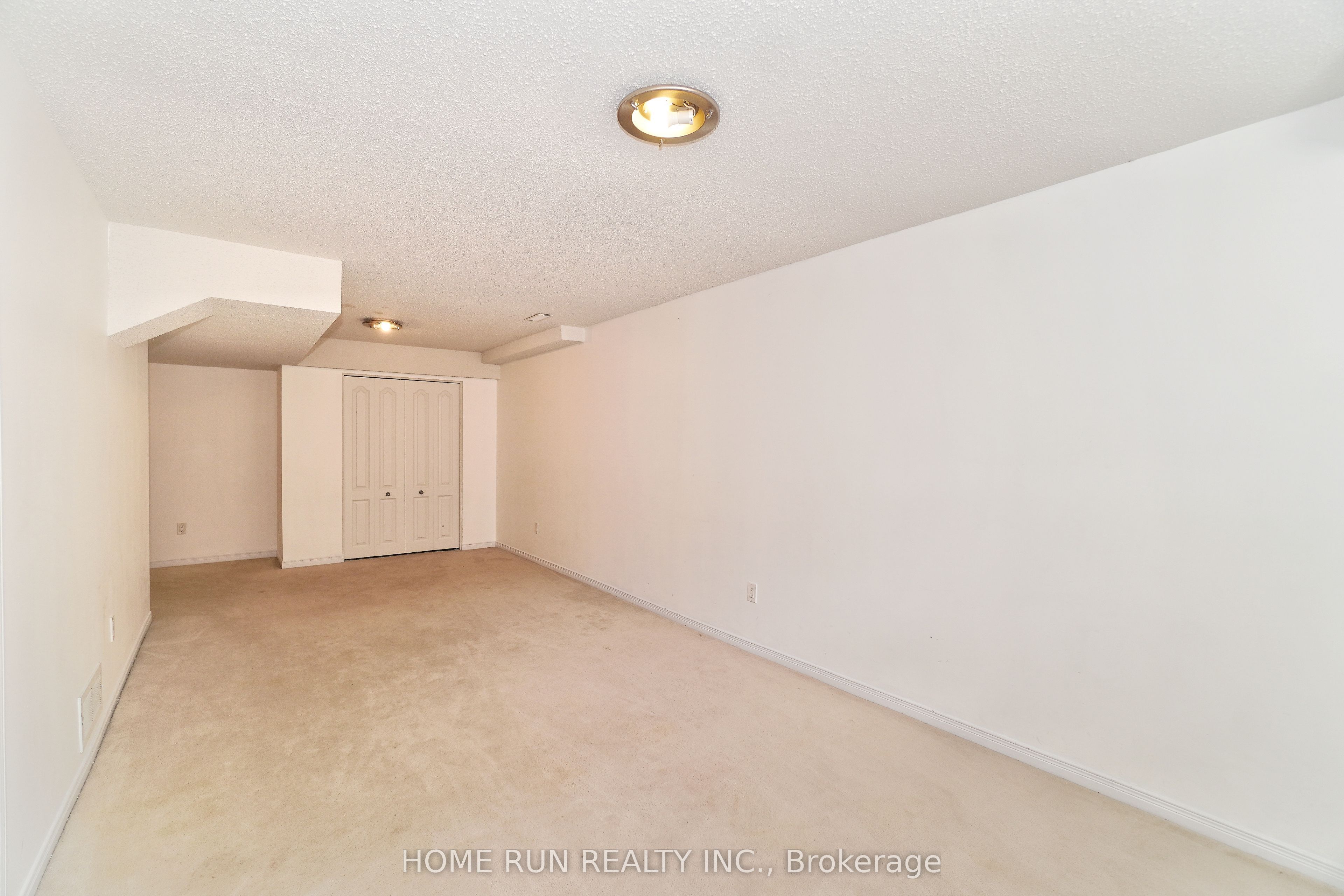 292 Freedom Private Property Photo 33