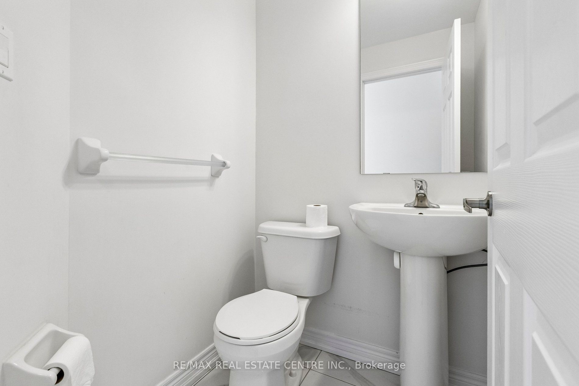 166 Deerpath Drive Property Photo 6