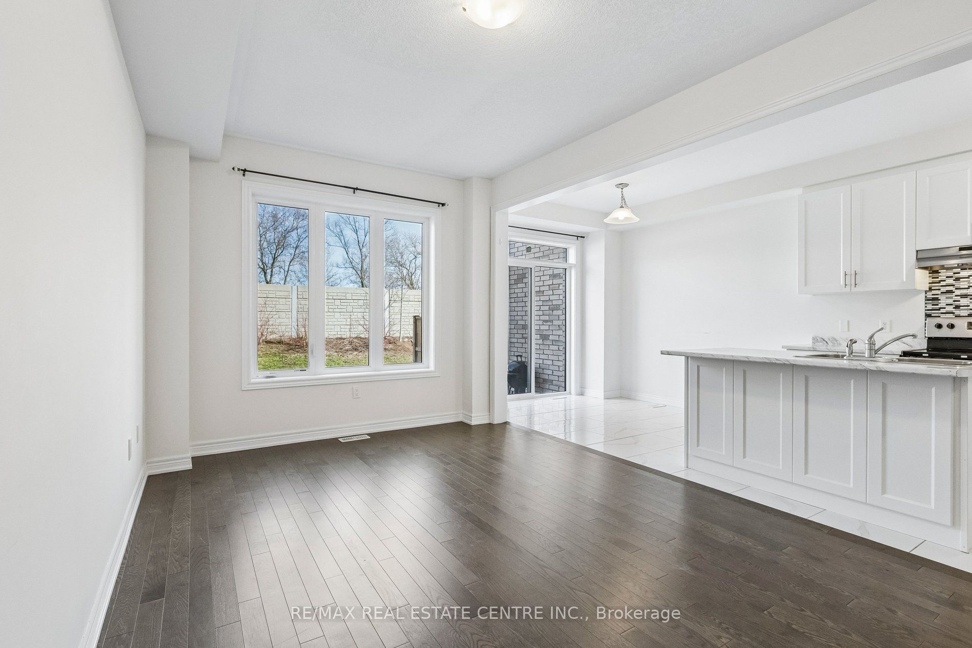 166 Deerpath Drive Property Photo 10