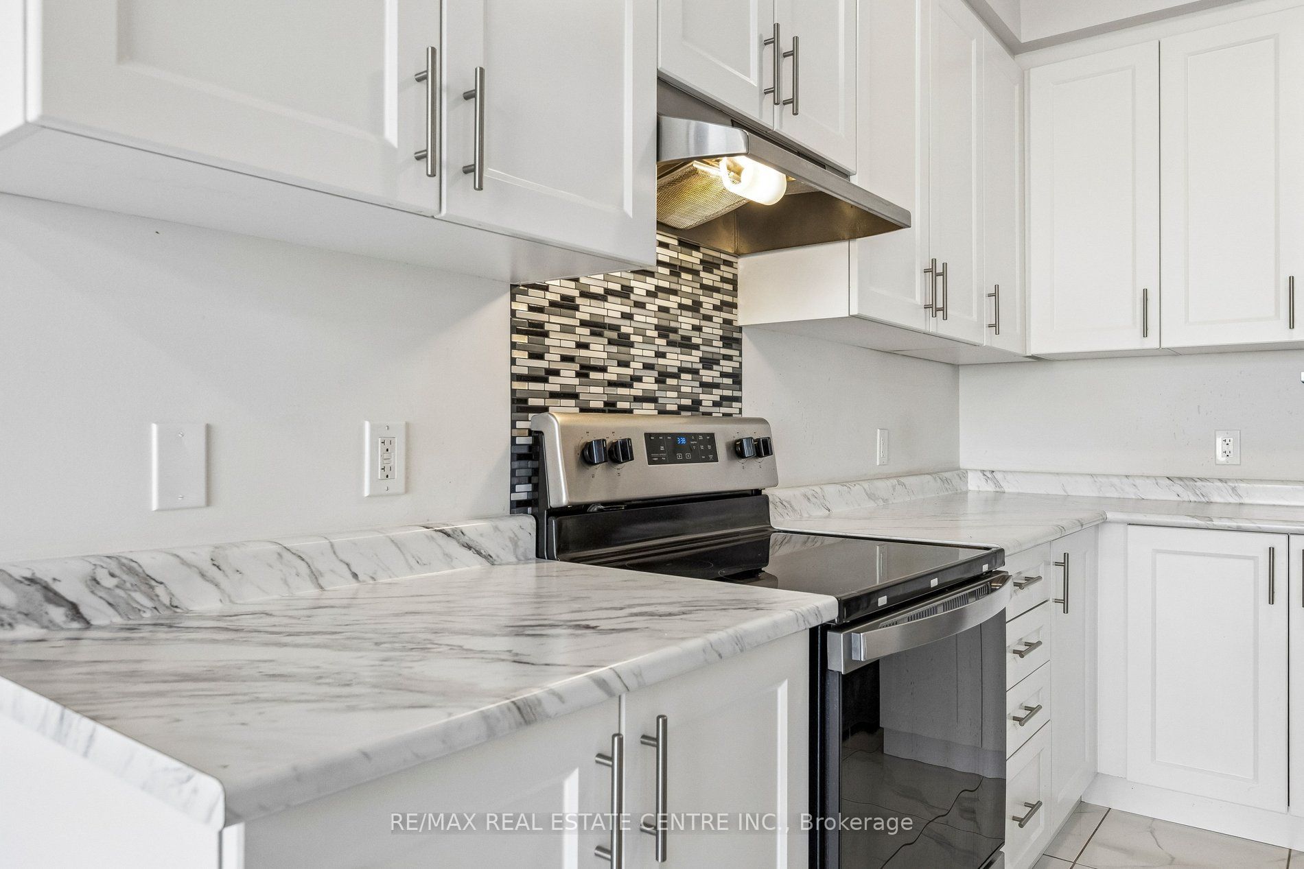 166 Deerpath Drive Property Photo 20