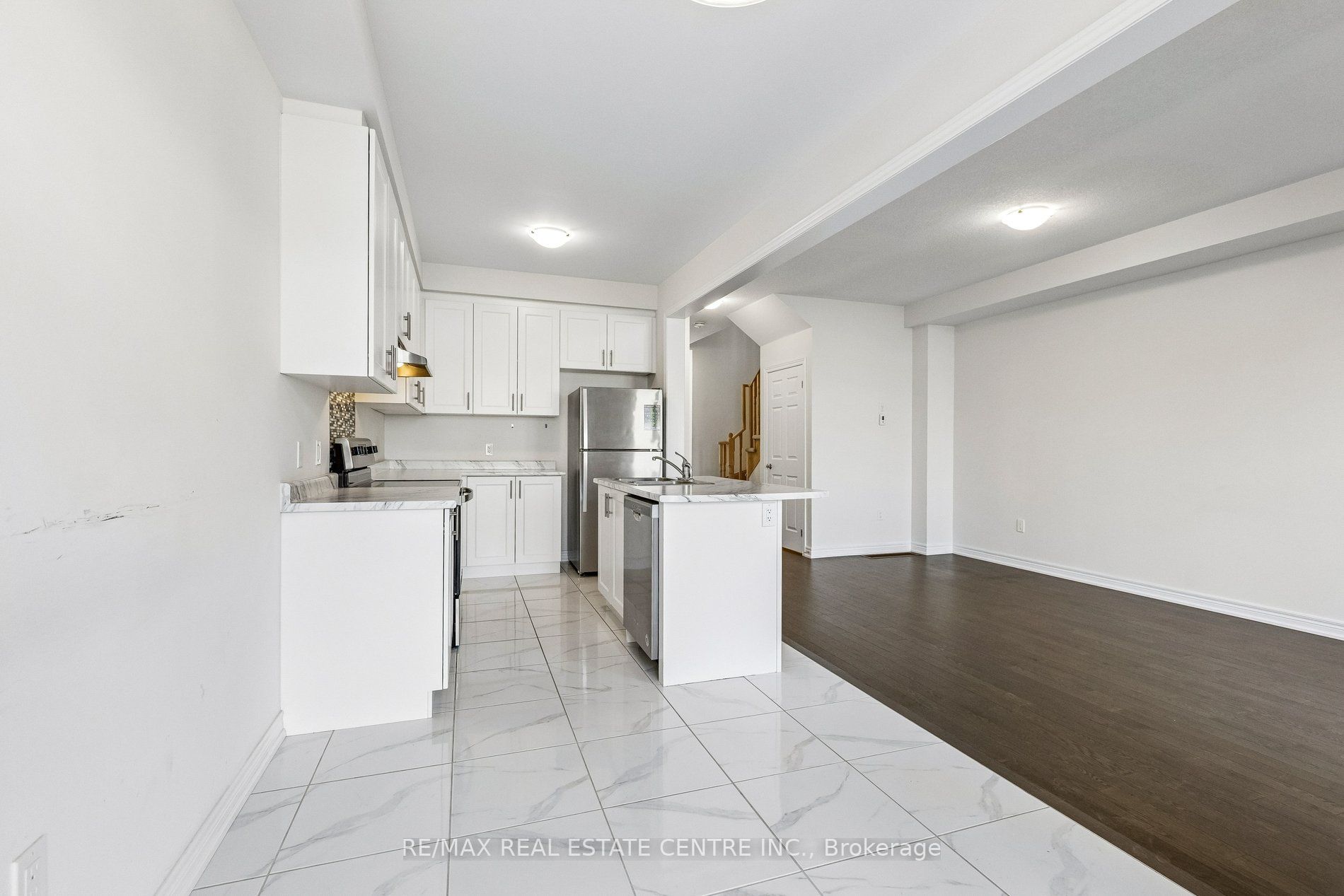 166 Deerpath Drive Property Photo 21