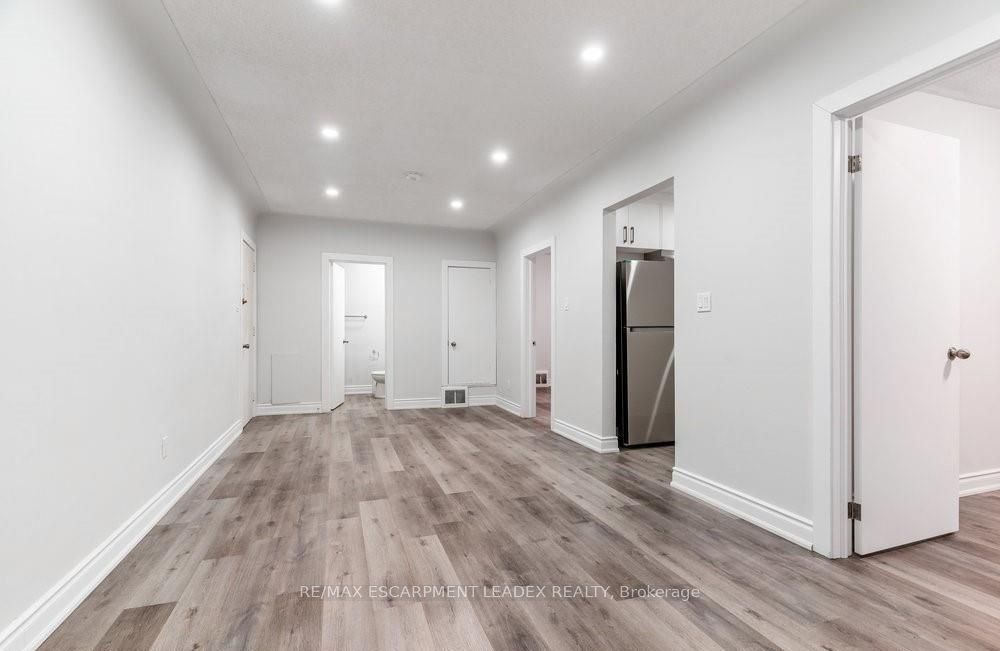 598 Upper James Street A Property Photo 2