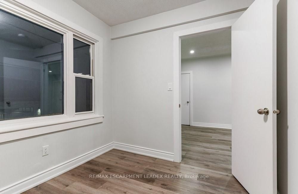 598 Upper James Street A Property Photo 12