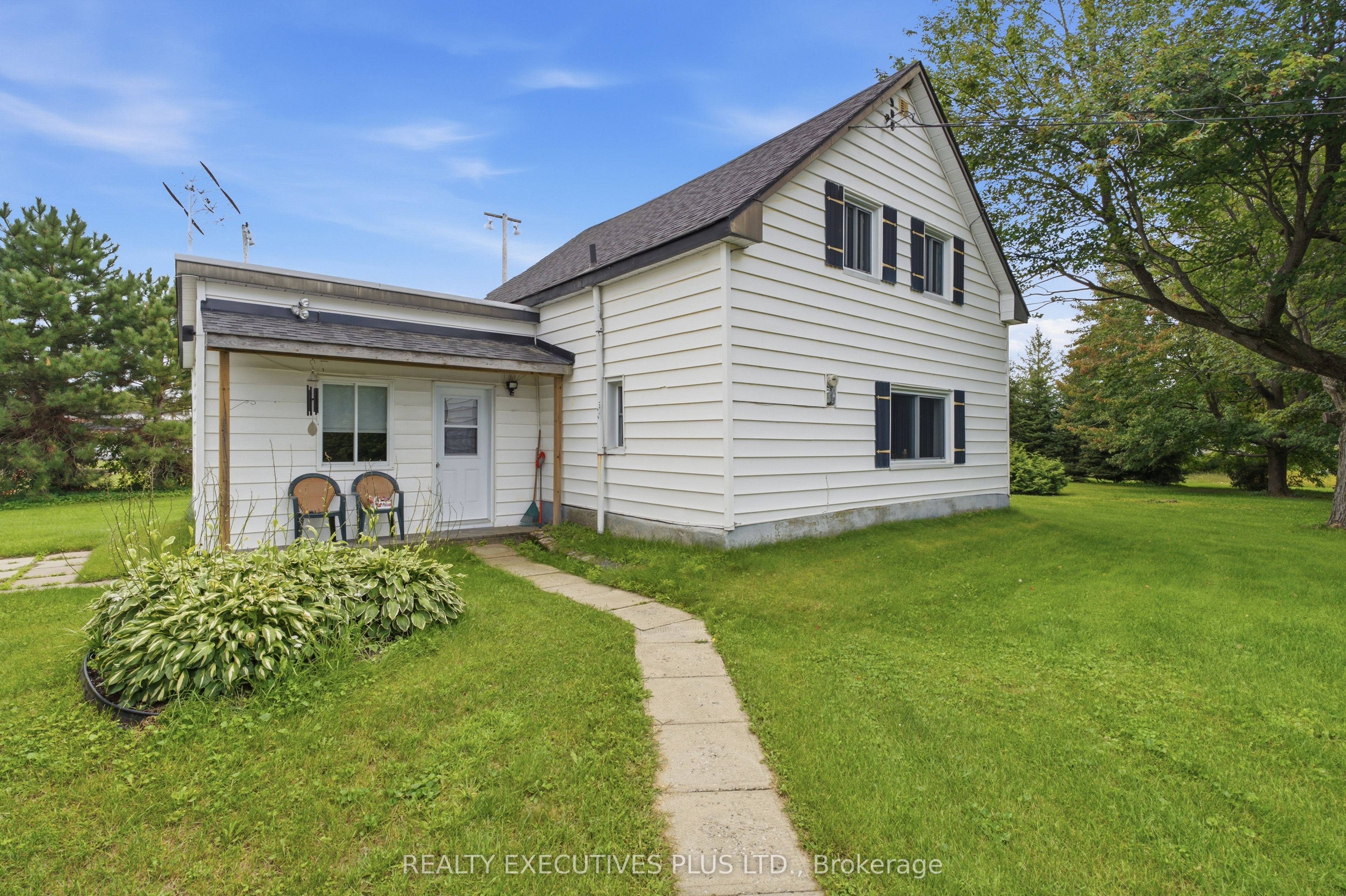 3705 Champlain Street E Property Photo 3